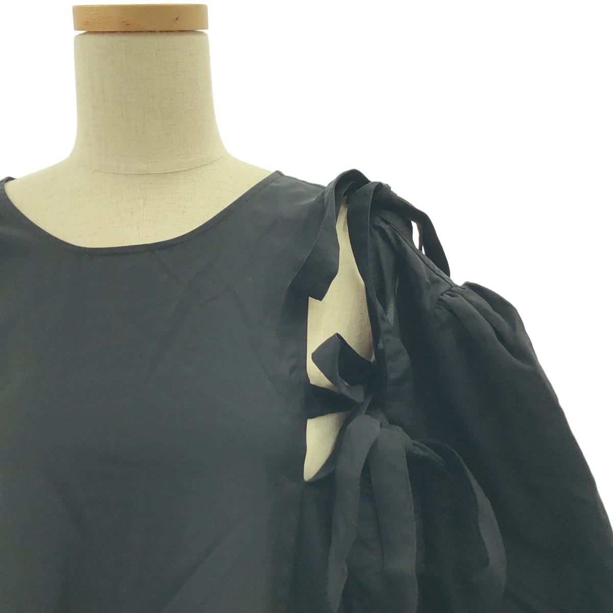 RENATA BRENHA / レナータブレナ カットアウトスリーブ ギャザー ボリューム ドレス ワンピース