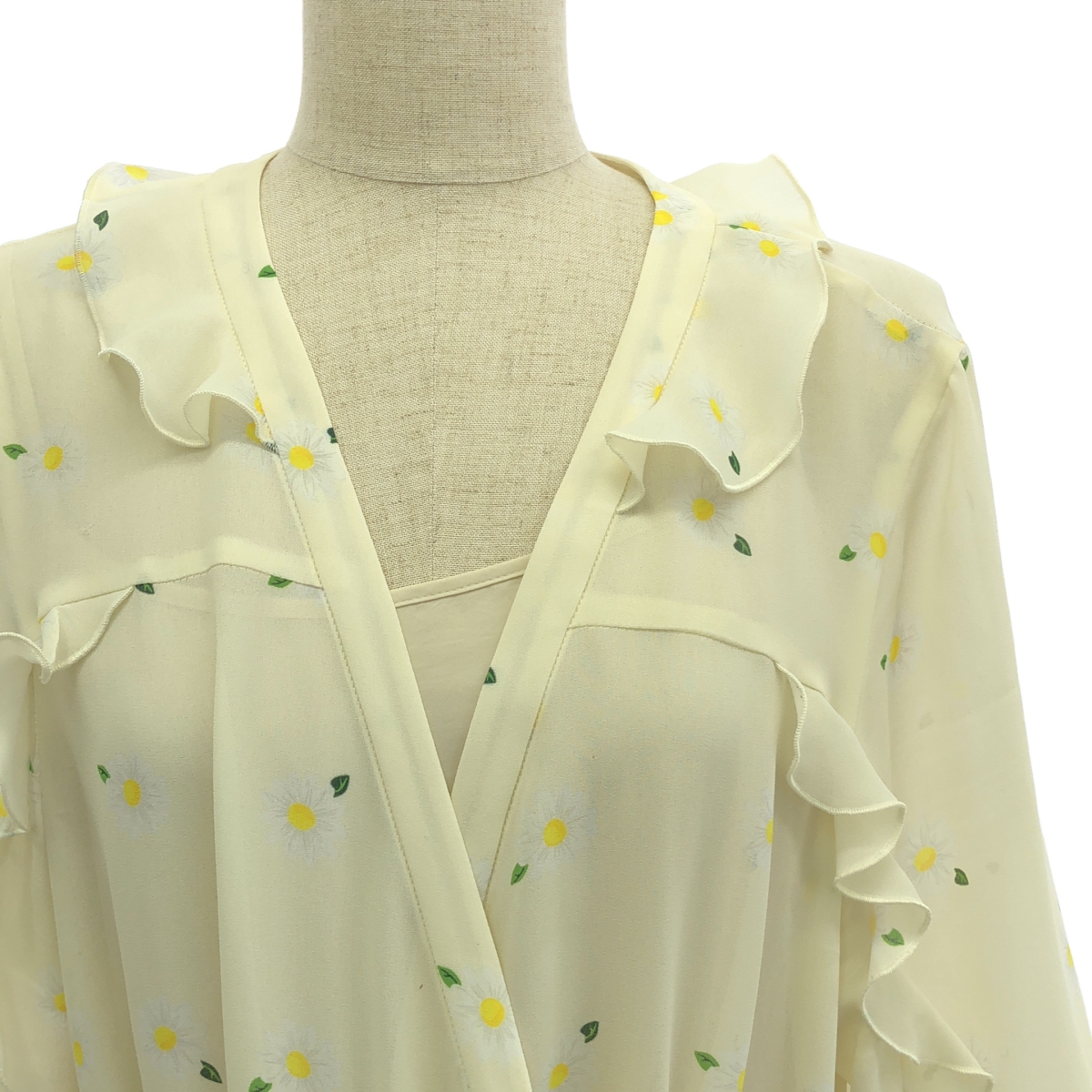 MUVEIL / ミュベール フラワーベルテッドガウン