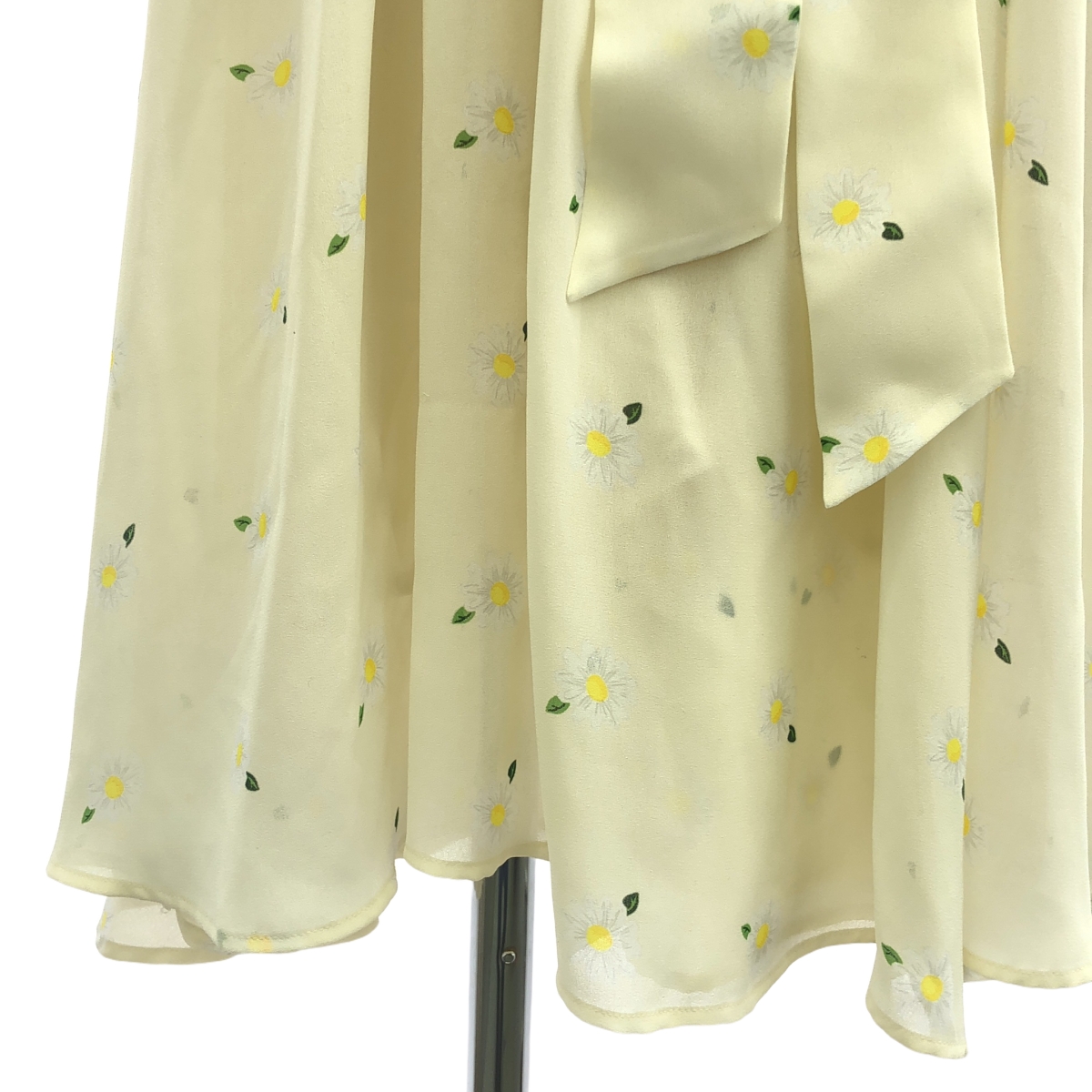 MUVEIL / ミュベール フラワーベルテッドガウン