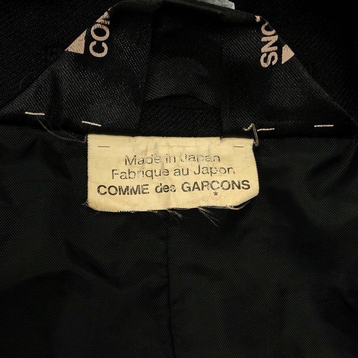 BLACK COMME des GARCONS / ブラックコムデギャルソン ポリ縮絨 ステッチ テーラードジャケット