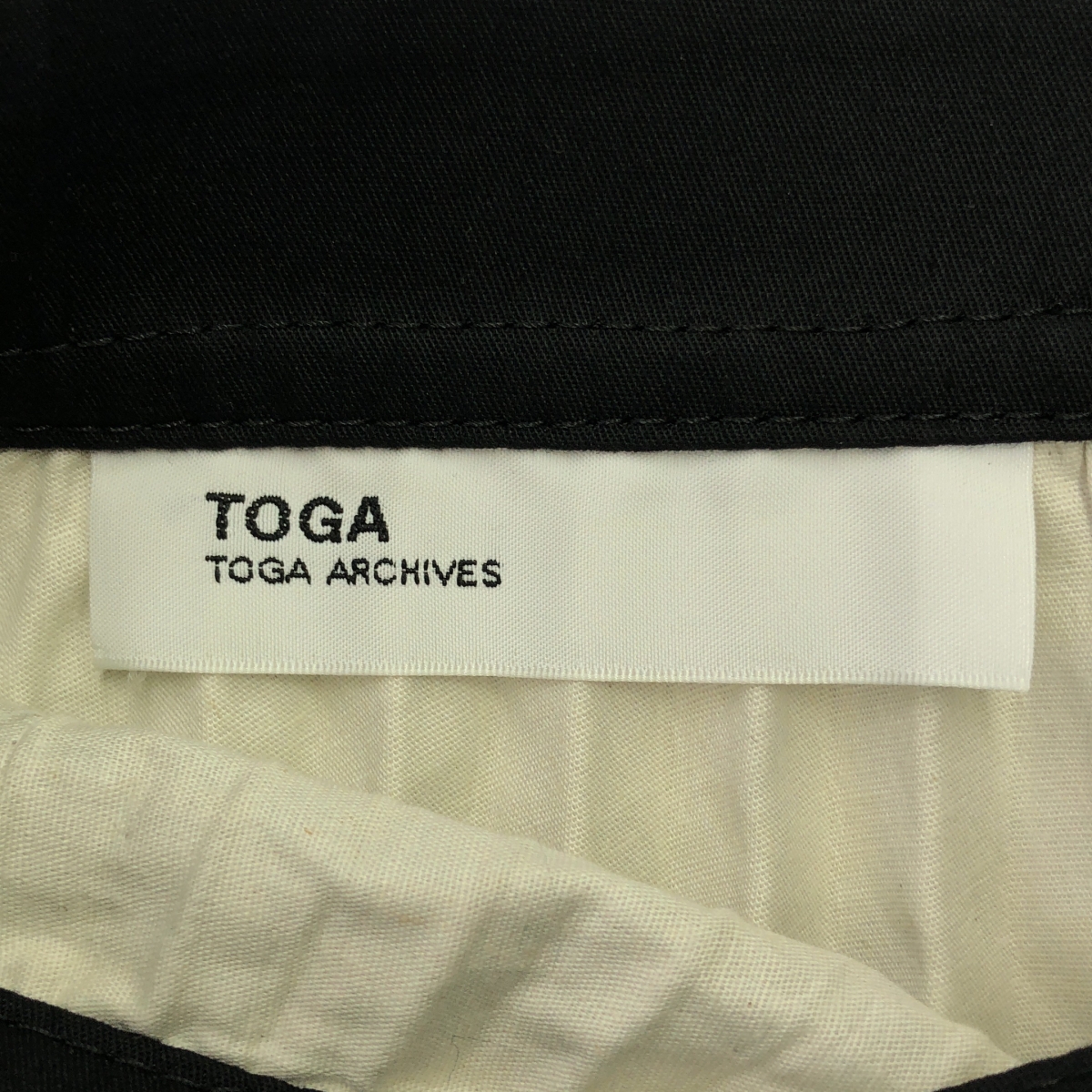 TOGA / トーガ Bonding Pleats Skirt 穴開きデザイン ボンディング プリーツスカート