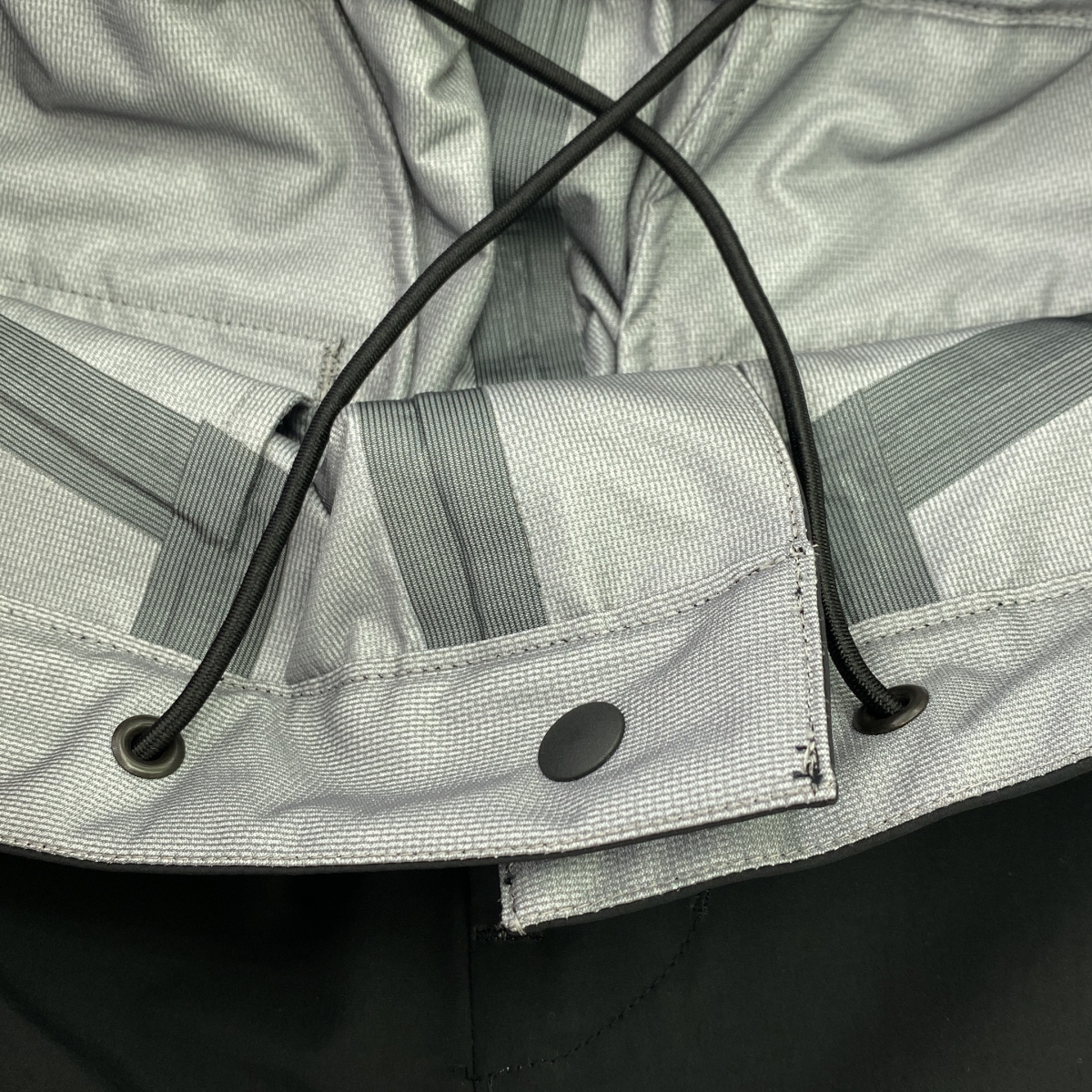 sacai / サカイ Matte Taffeta Breathable Waterproof Pants  / ナイロン ロゴ ドローストリングパンツ