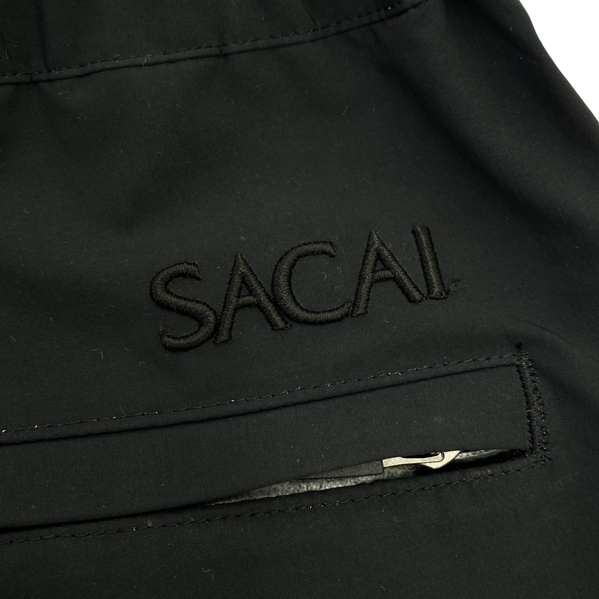 sacai / サカイ Matte Taffeta Breathable Waterproof Pants  / ナイロン ロゴ ドローストリングパンツ