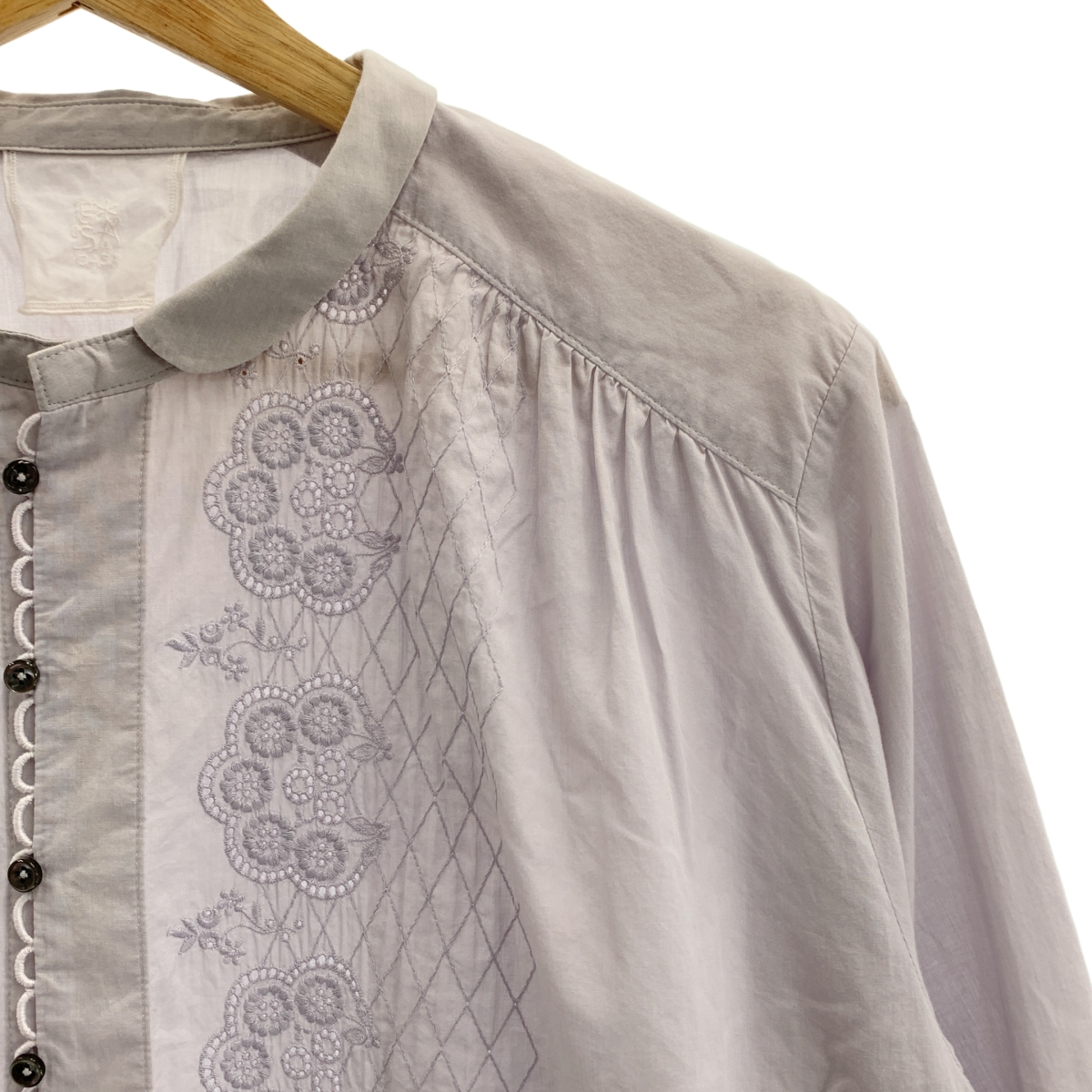 GASA / ガサ 劇場の片隅 エンブロイダリー ブラウス シャツ