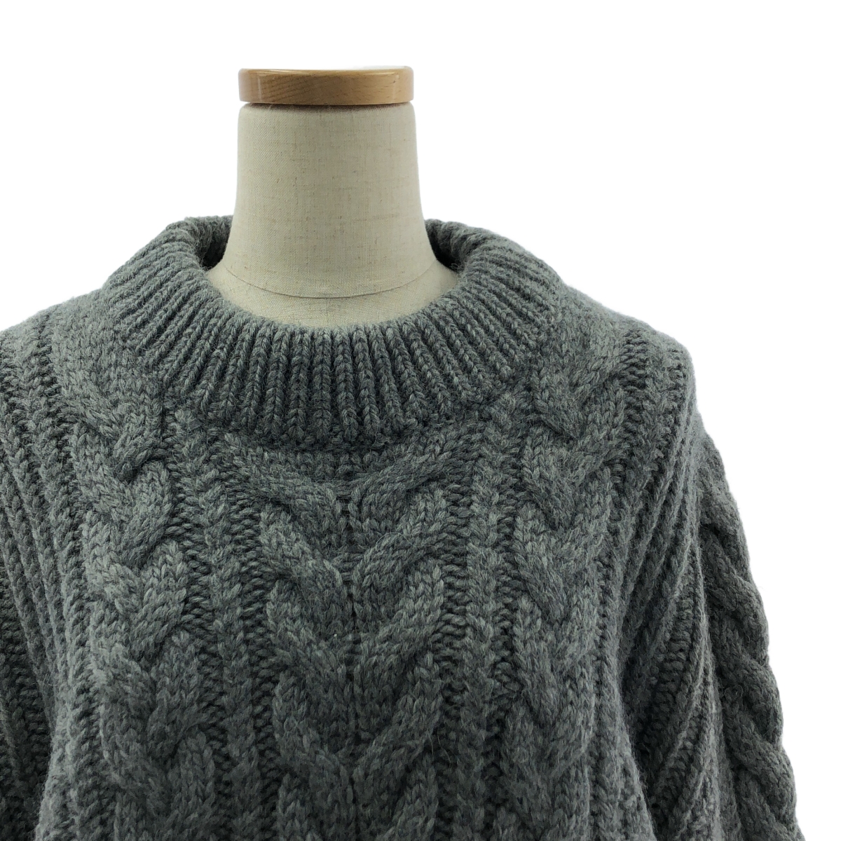 Cecilie Bahnsen / セシリーバンセン ウール アルパカ バックオープン ケーブルニット セーター