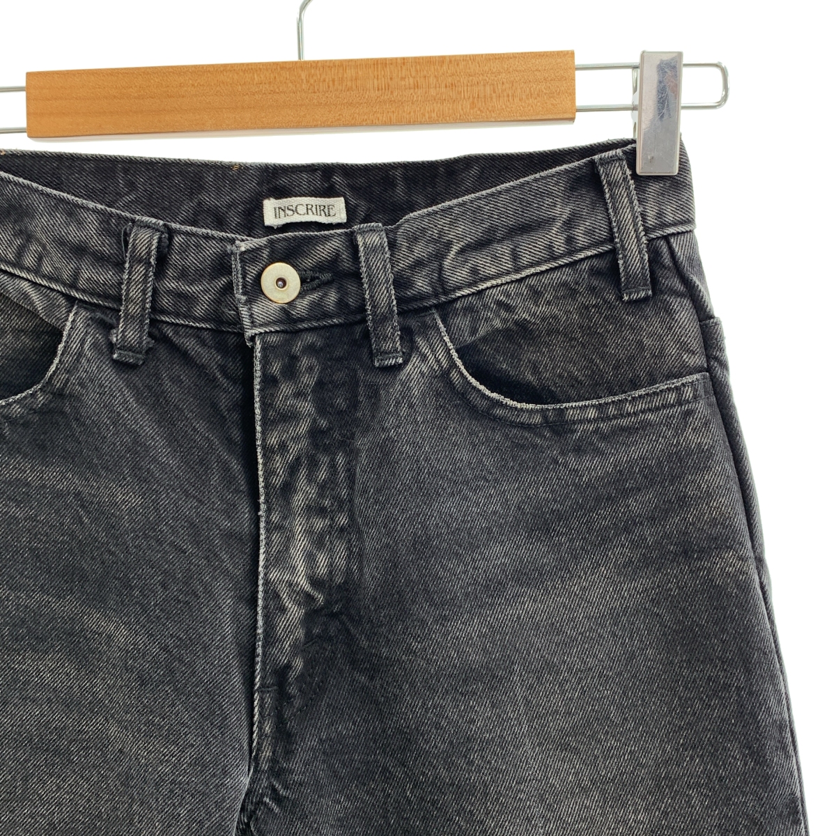 INSCRIRE / アンスクリア Flare Denim / ロゴレザーパッチ カットオフ ブラックデニム フレアパンツ