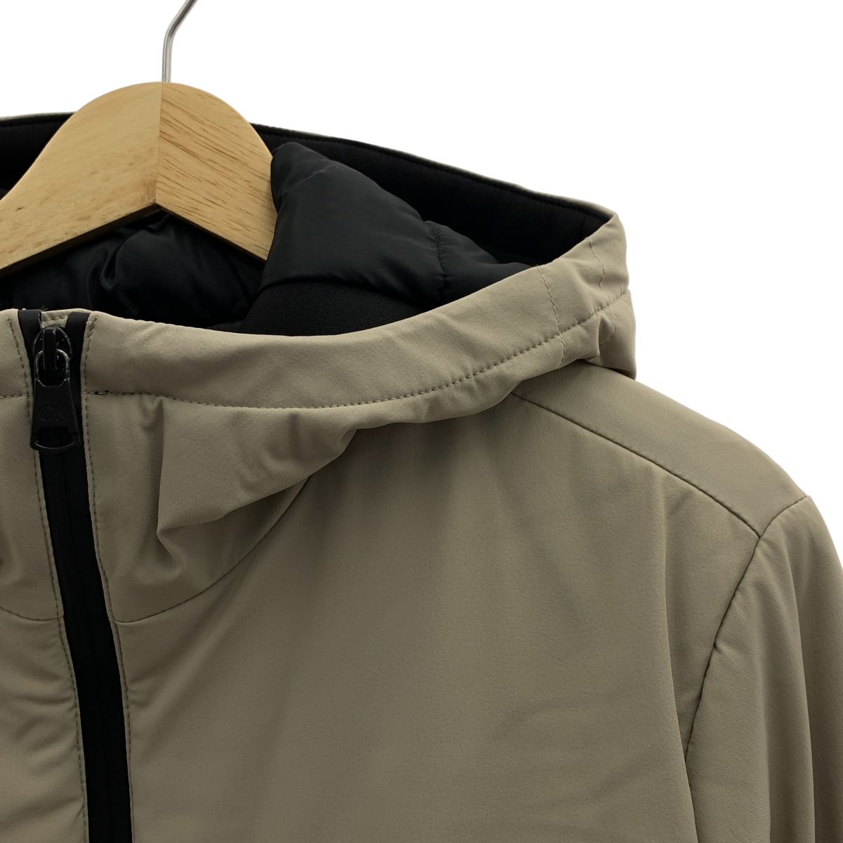 CALVIN KLEIN / カルバンクライン ロゴパッチ フルジップ ダウンジャケット フーディ