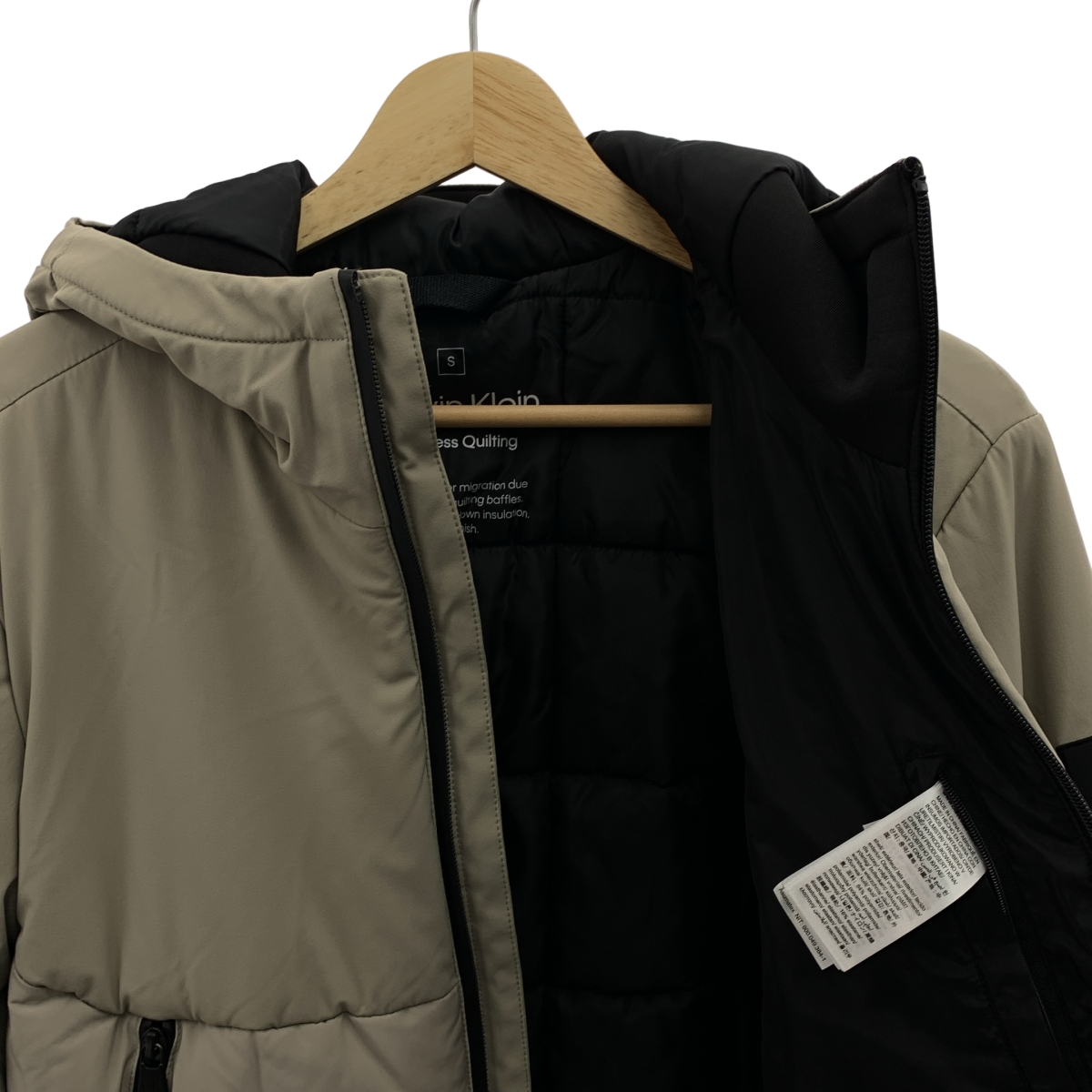 CALVIN KLEIN / カルバンクライン ロゴパッチ フルジップ ダウンジャケット フーディ