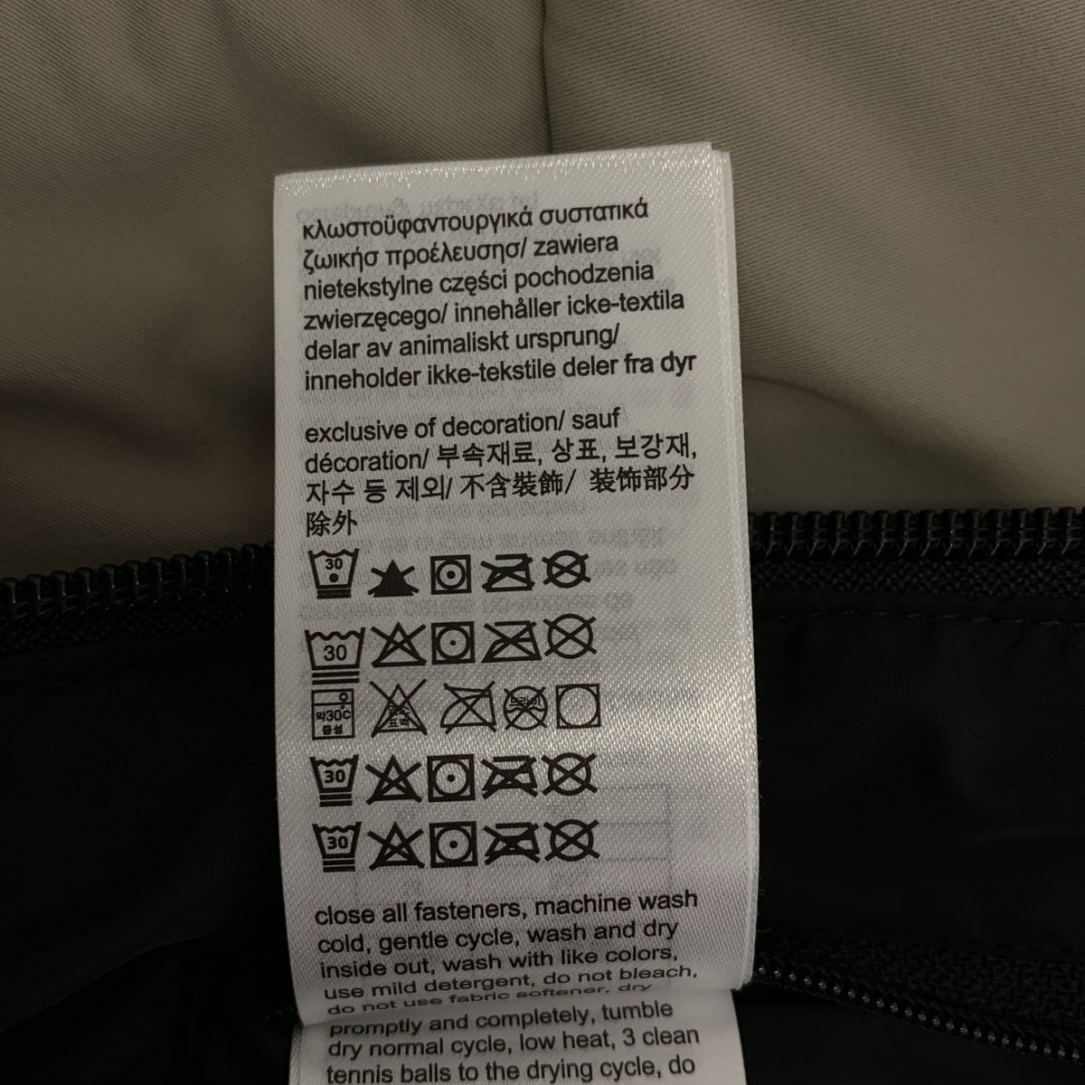 CALVIN KLEIN / カルバンクライン ロゴパッチ フルジップ ダウンジャケット フーディ