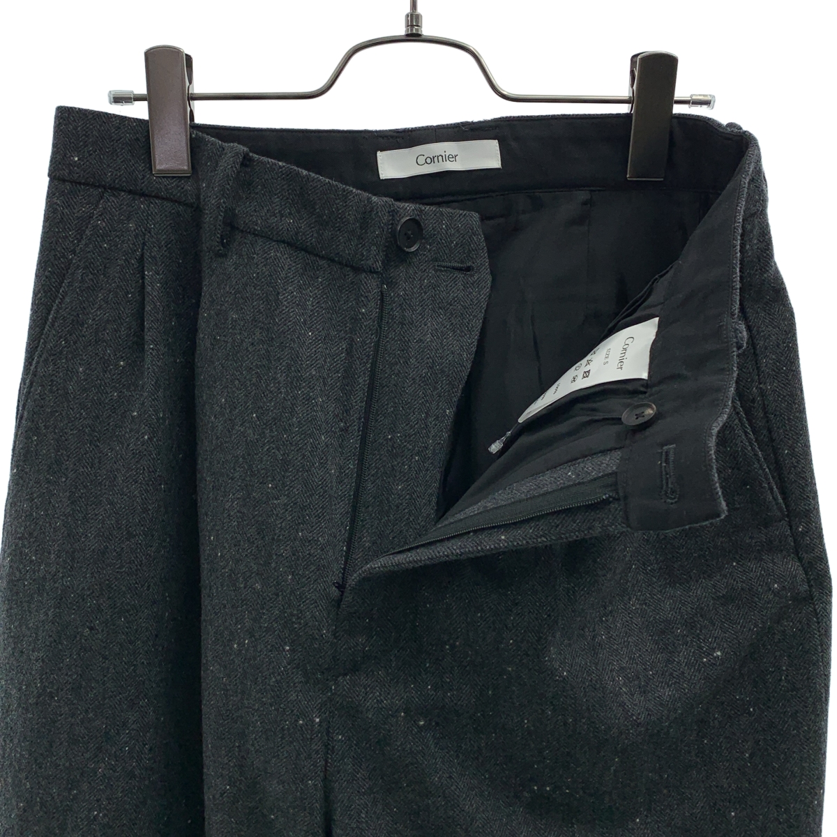 その他 ウール ヘリンボーン タック パンツ
