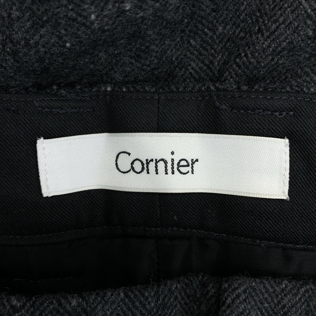 その他 ウール ヘリンボーン タック パンツ