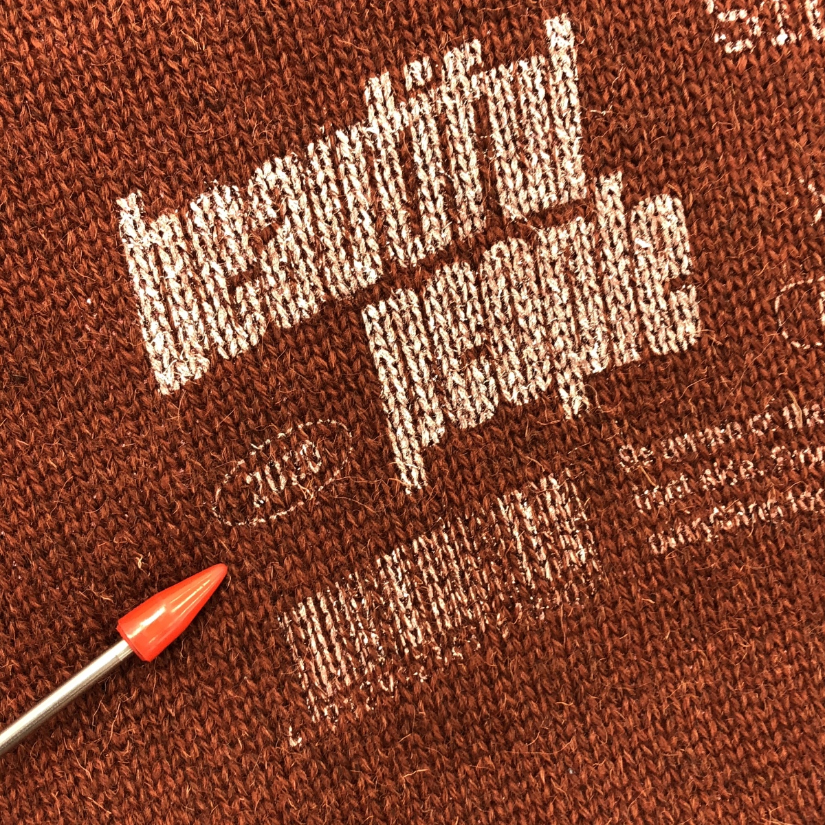 beautiful people / ビューティフルピープル ロゴプリント バイカラー クルーネックニット