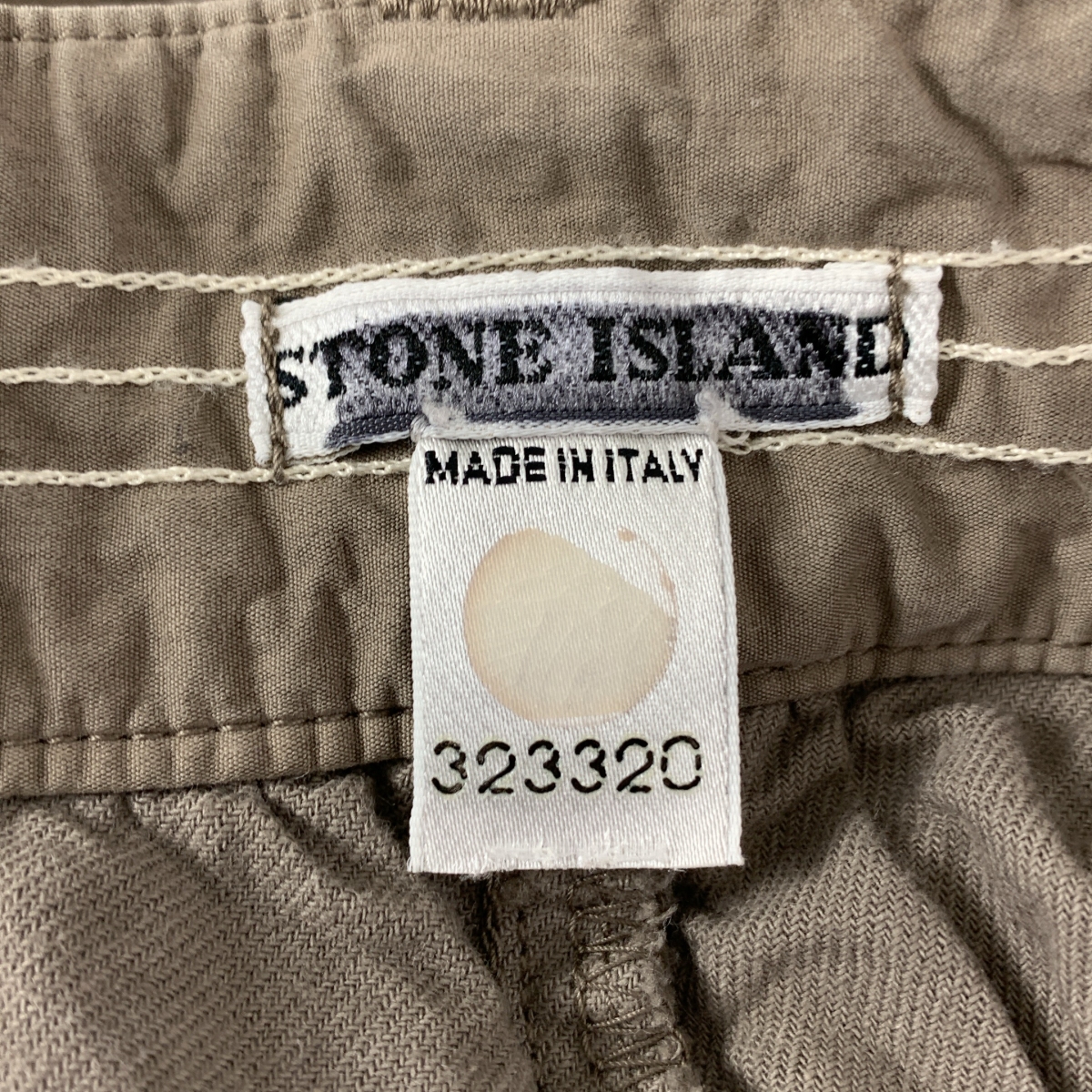 STONE ISLAND / ストーンアイランド ボタンフライ タックパンツ