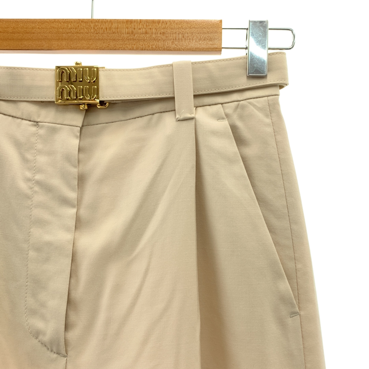 miu miu / ミュウミュウ ロゴ ベルテッド タック スラックス パンツ