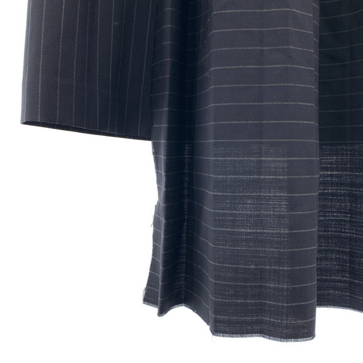 Off-White / オフホワイト ウール ストライプ アシンメトリー プリーツスカート