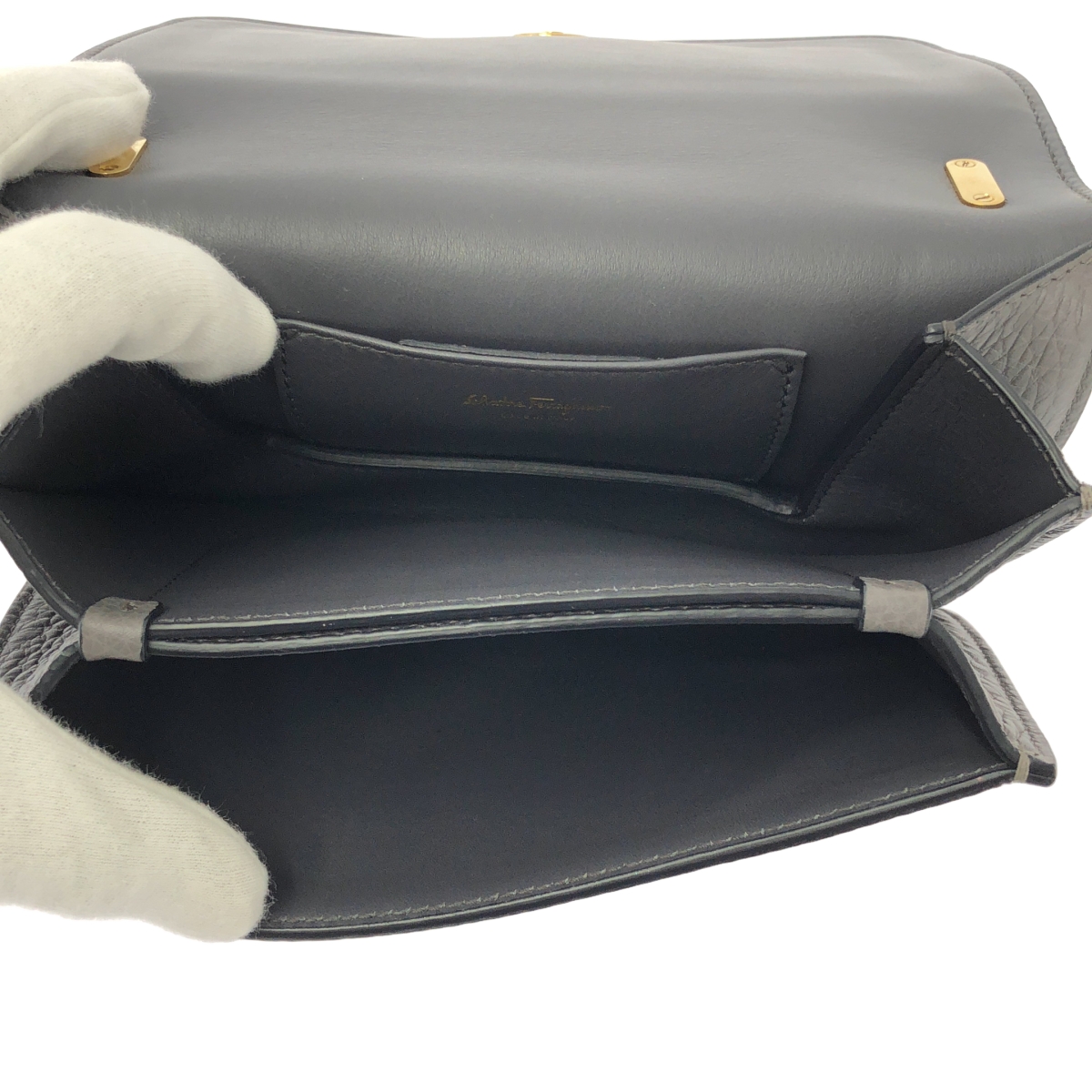 Salvatore Ferragamo / サルヴァトーレフェラガモ ヴァラ レザー チェーン ショルダーバッグ