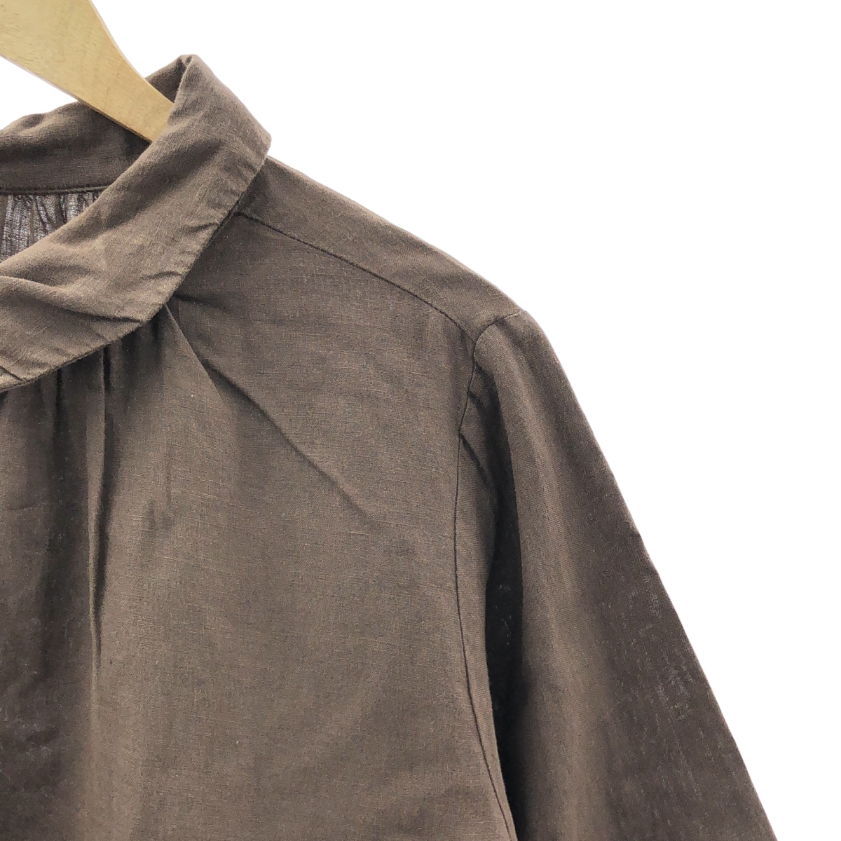 nest robe / ネストローブ リネン 染め加工 ギャザー ボリューム シャツ ブラウス