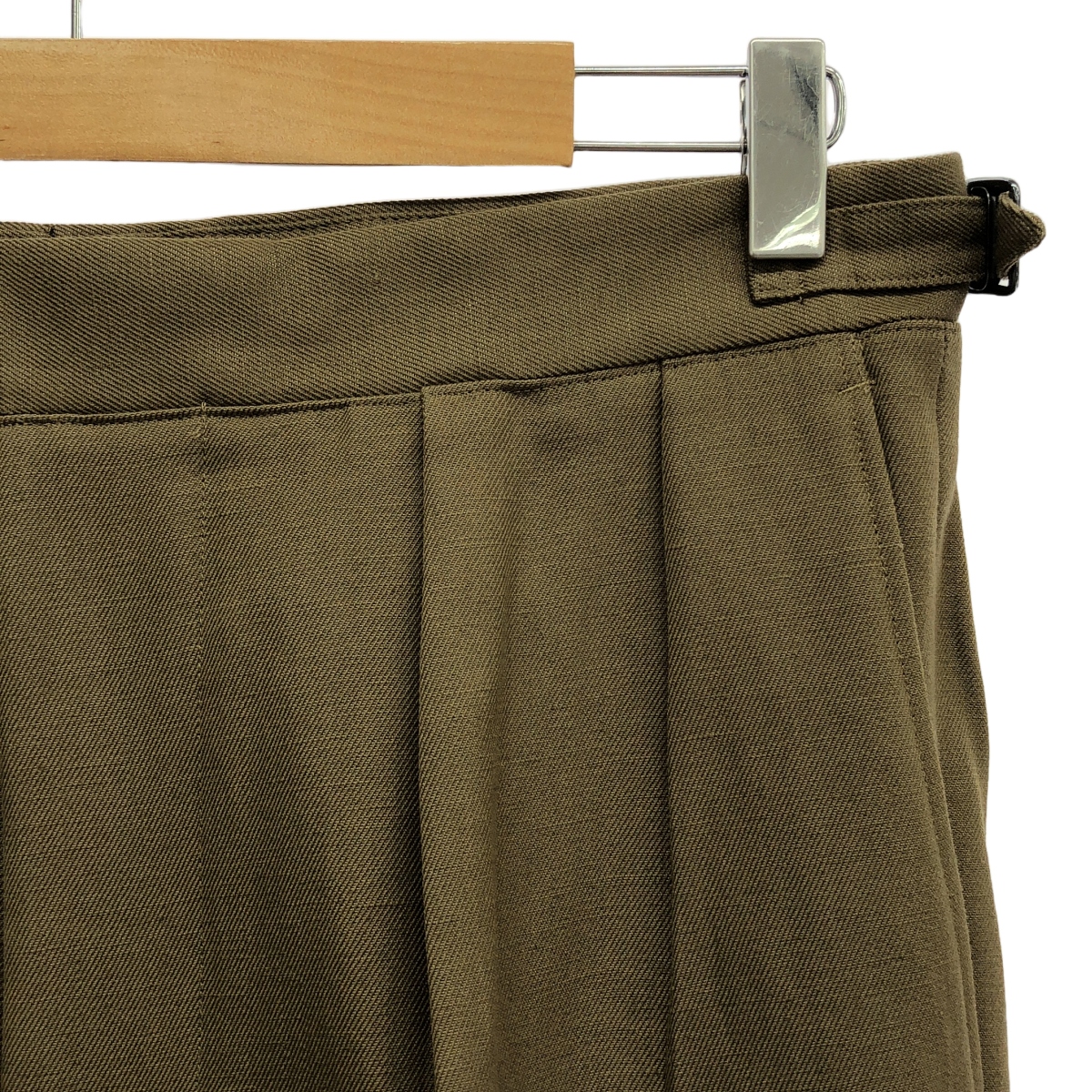 HEUGN / ユーゲン AARON ウールリネン 2インプリーツ サイドアジャスター テーパードパンツ