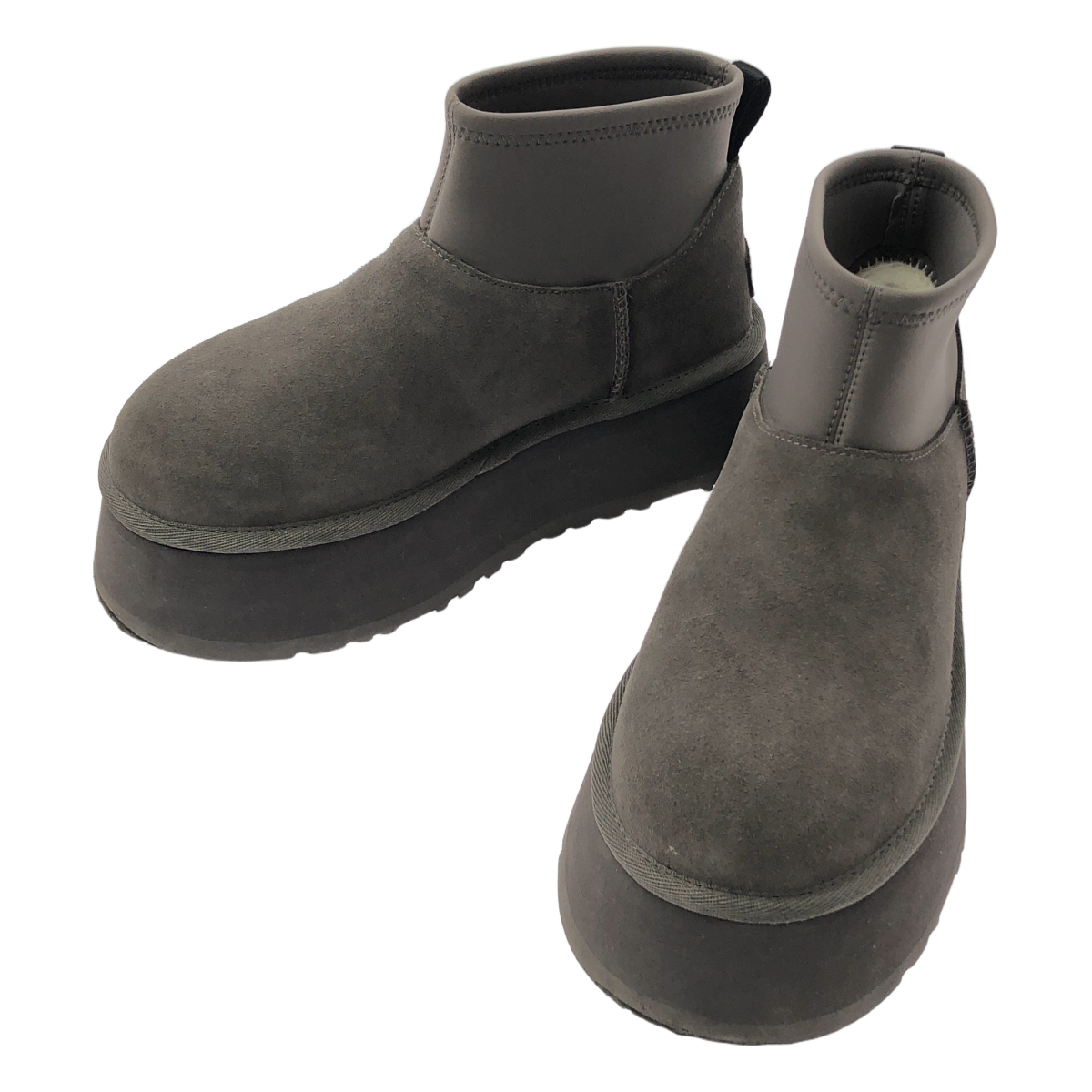 UGG ビーズ装飾モカシン 7.5 UGG ビーズ装飾モカシン 7.5