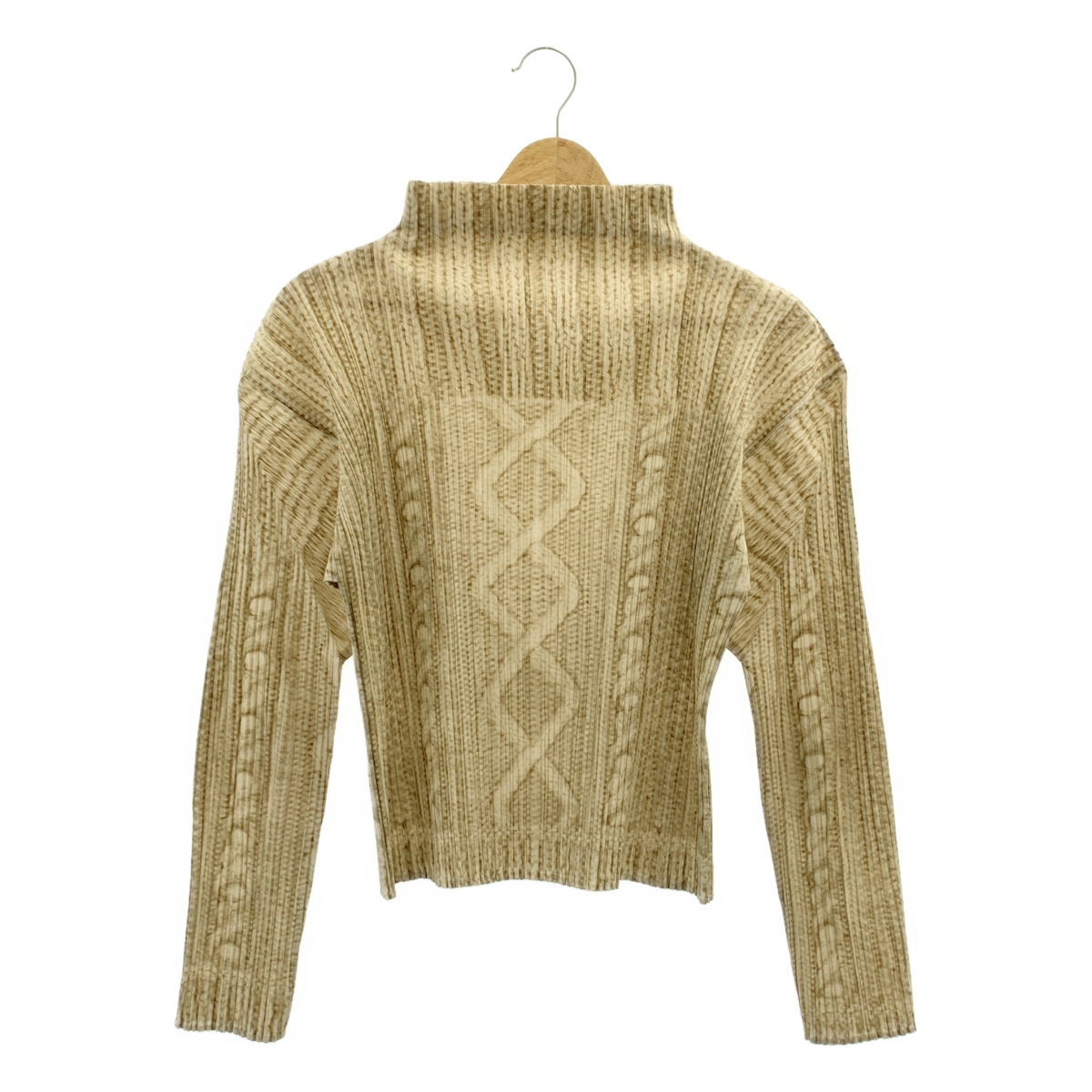 PLEATS PLEASE ISSEY MIYAKE