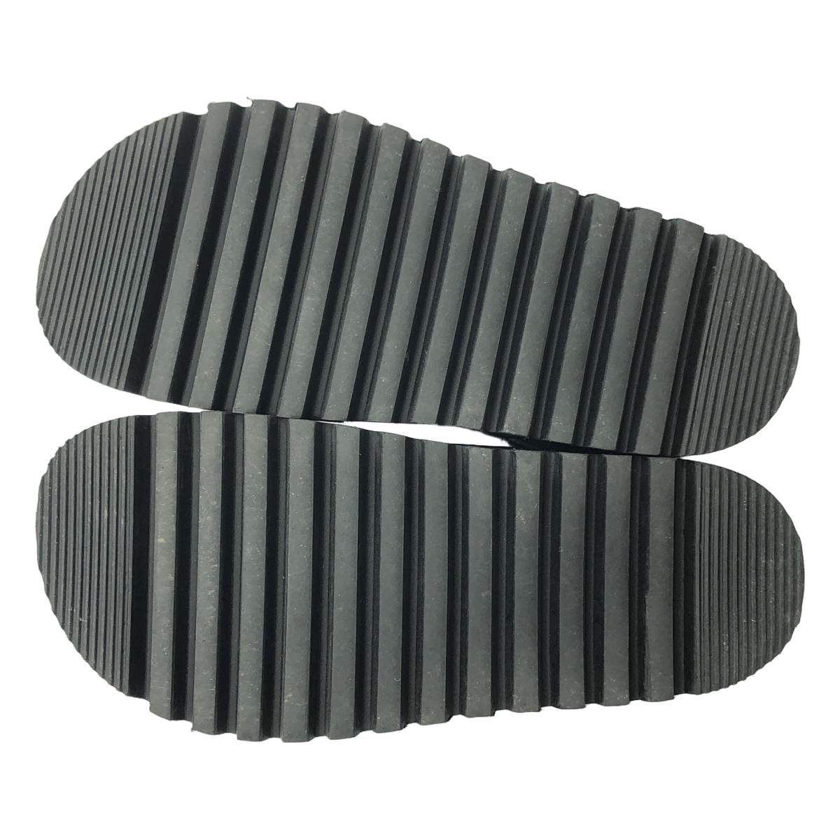 Plan C / プランシー フスベット カットアウト サンダル