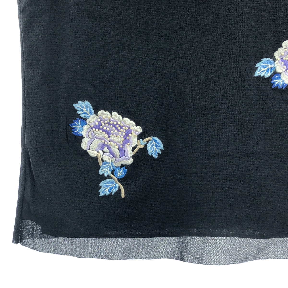 VIVIENNE TAM / ヴィヴィアンタム フラワー エンブロイダリー ハイネック ブラウス