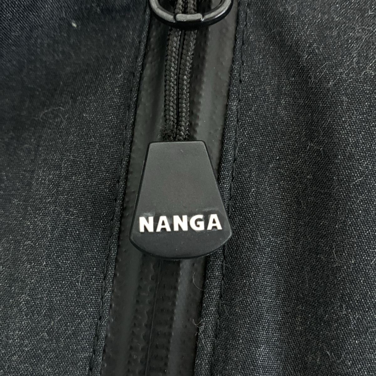 NANGA / ナンガ ロゴジップ ダウンジャケット フーディ