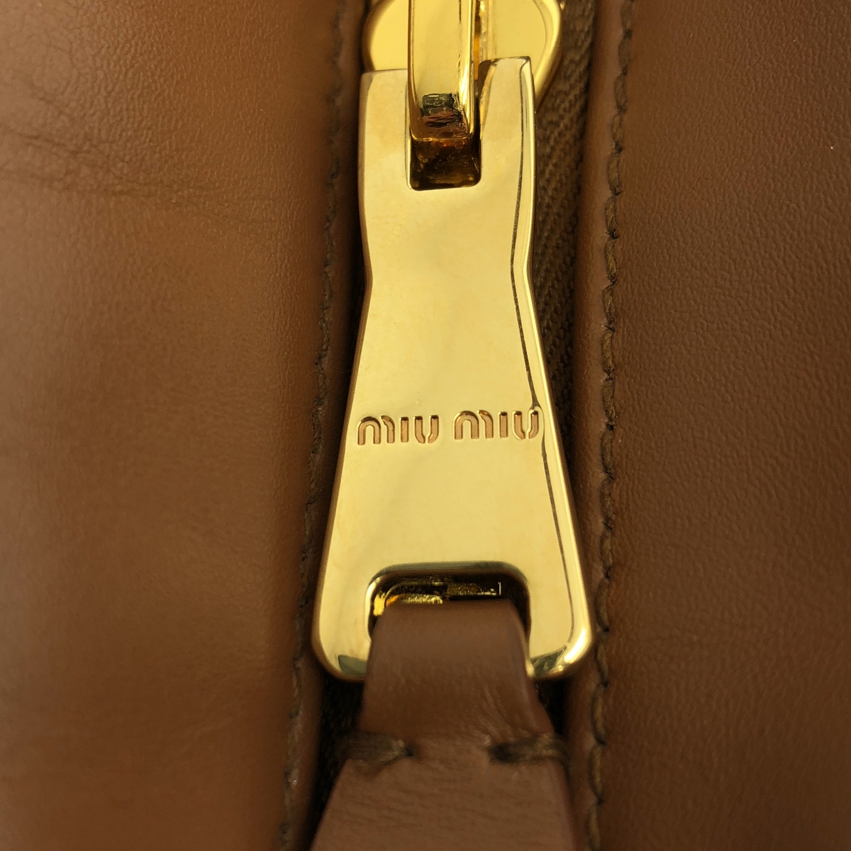 miu miu / ミュウミュウ Beau レザー ロゴ トップハンドル ボー バッグ