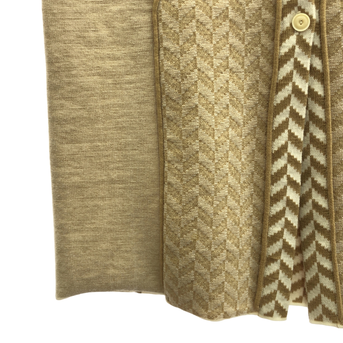 TAN / タン 総柄 モザイクパターン フロントボタン ニット スカート