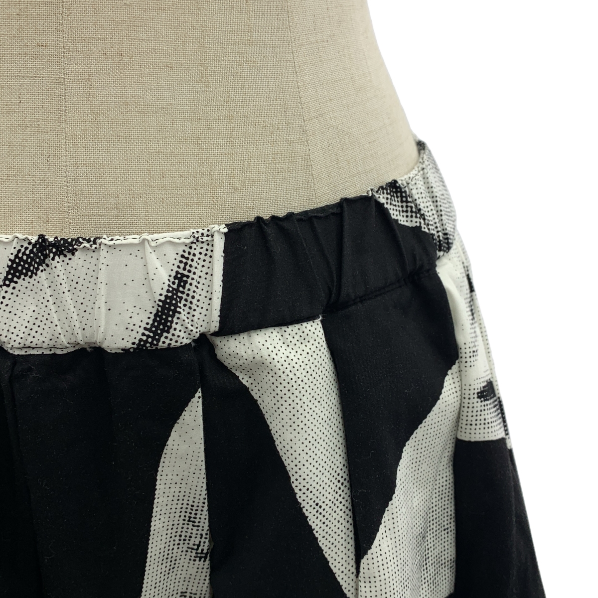 COMME des GARCONS / コムデギャルソン 総柄 オーバーシルエットドローストリング スカート