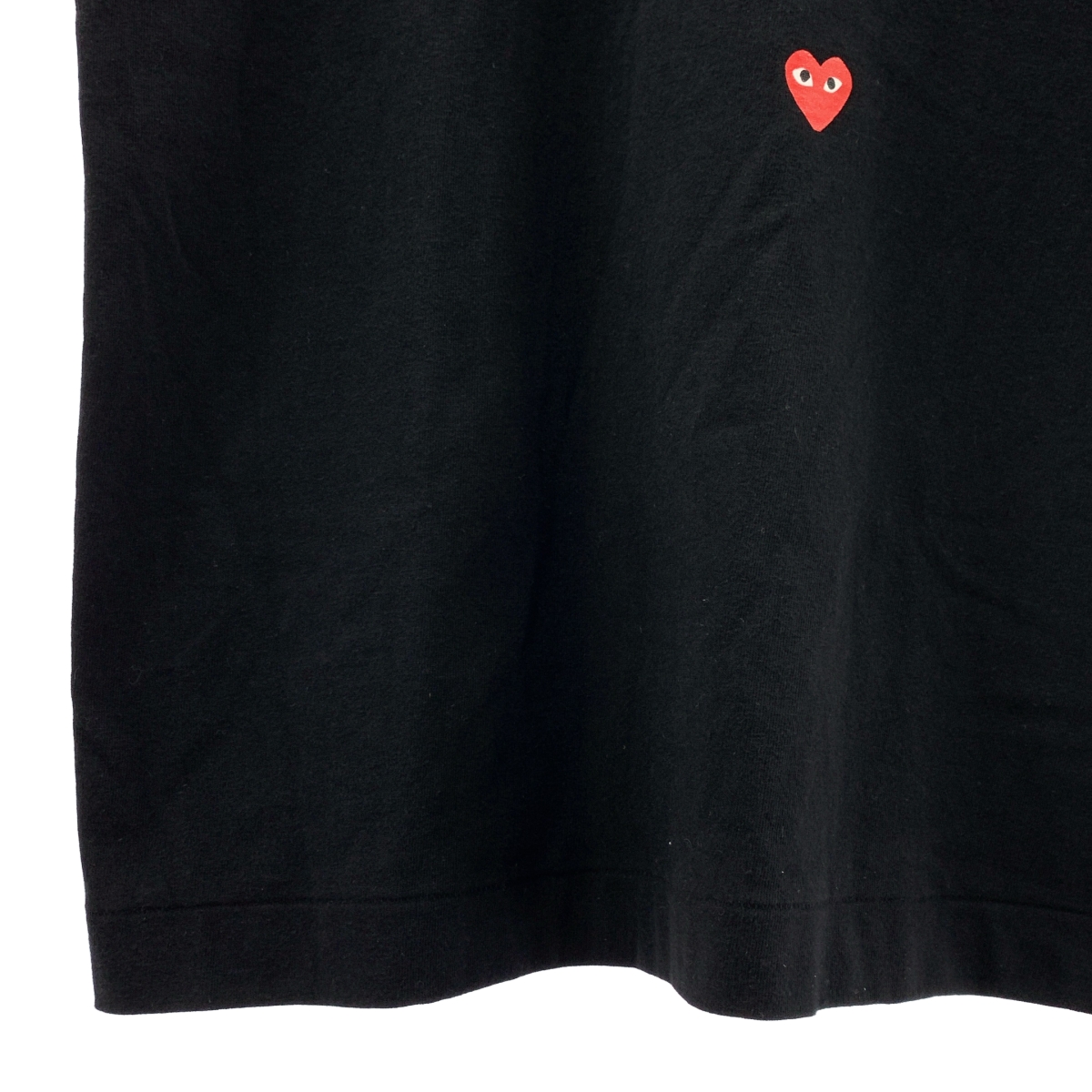 PLAY COMME des GARCONS / プレイコムデギャルソン T-Shirt With Random Small Red Emblem Tシャツ