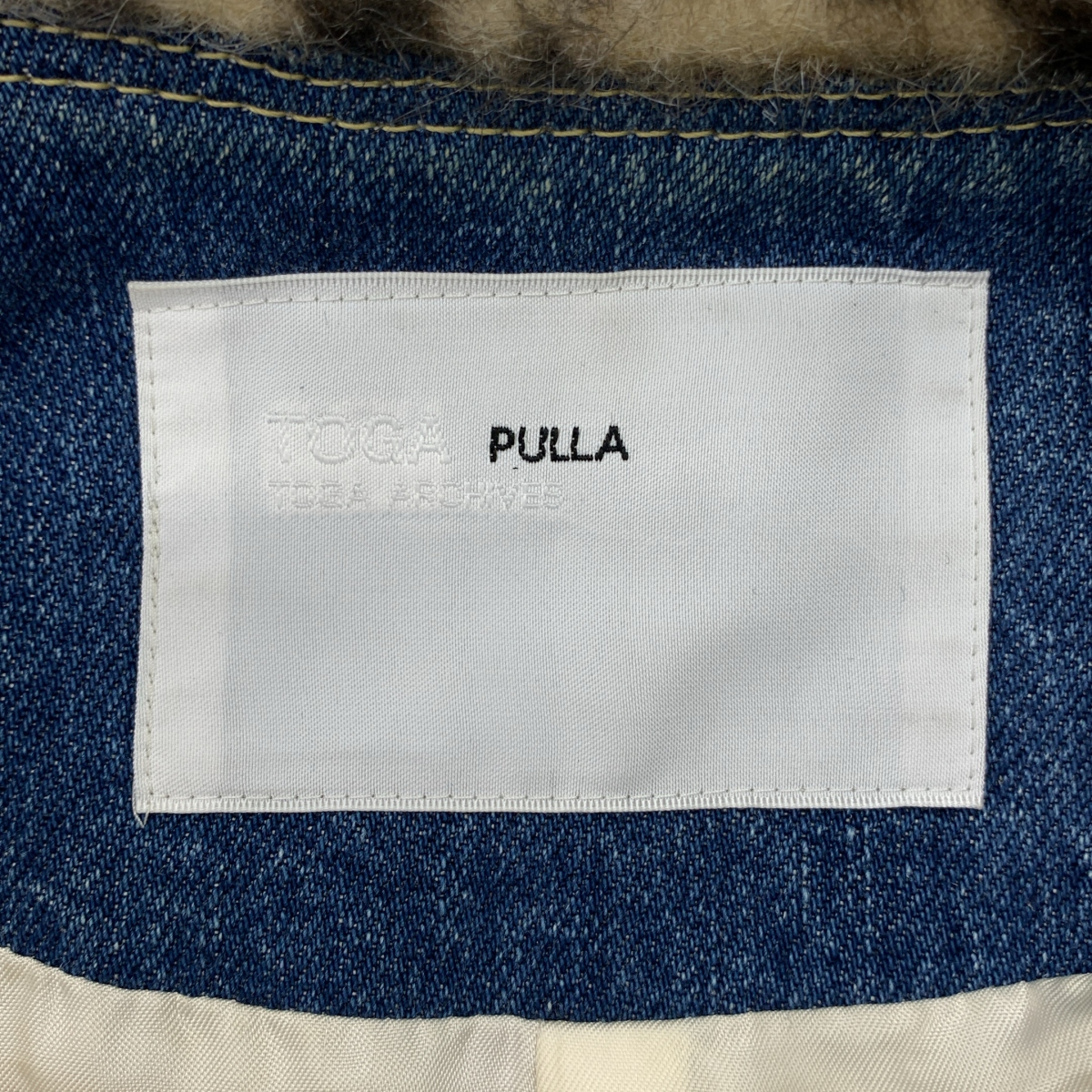 TOGA PULLA / トーガプルラ レオパード ファー ノーカラー デニムジャケット
