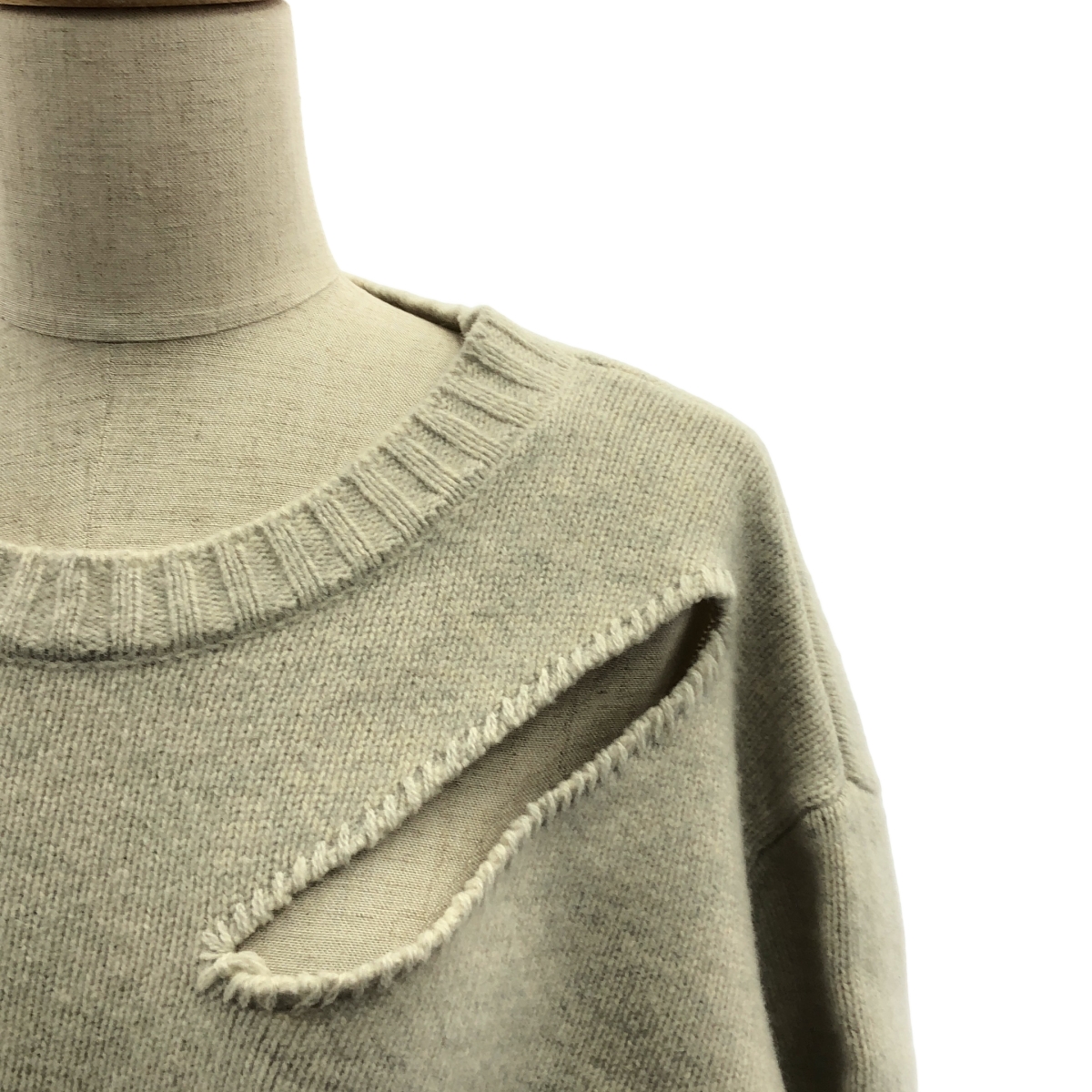 INSCRIRE / アンスクリア ウール カットアウト オーバー ニット セーター