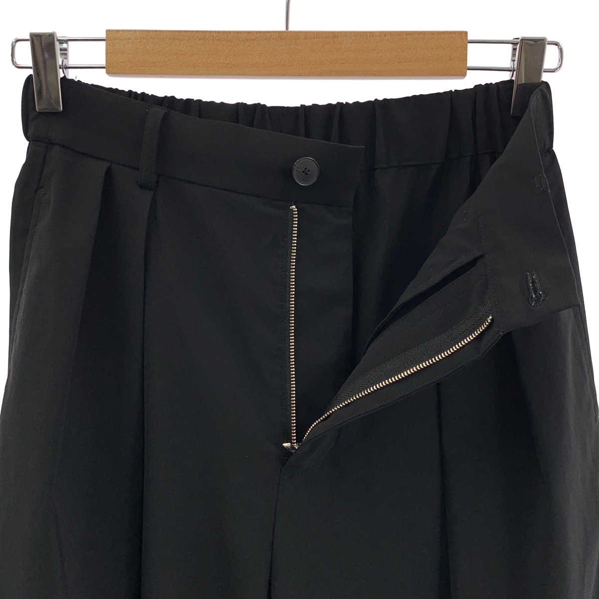 その他 タック イージー テーパードワイドパンツ