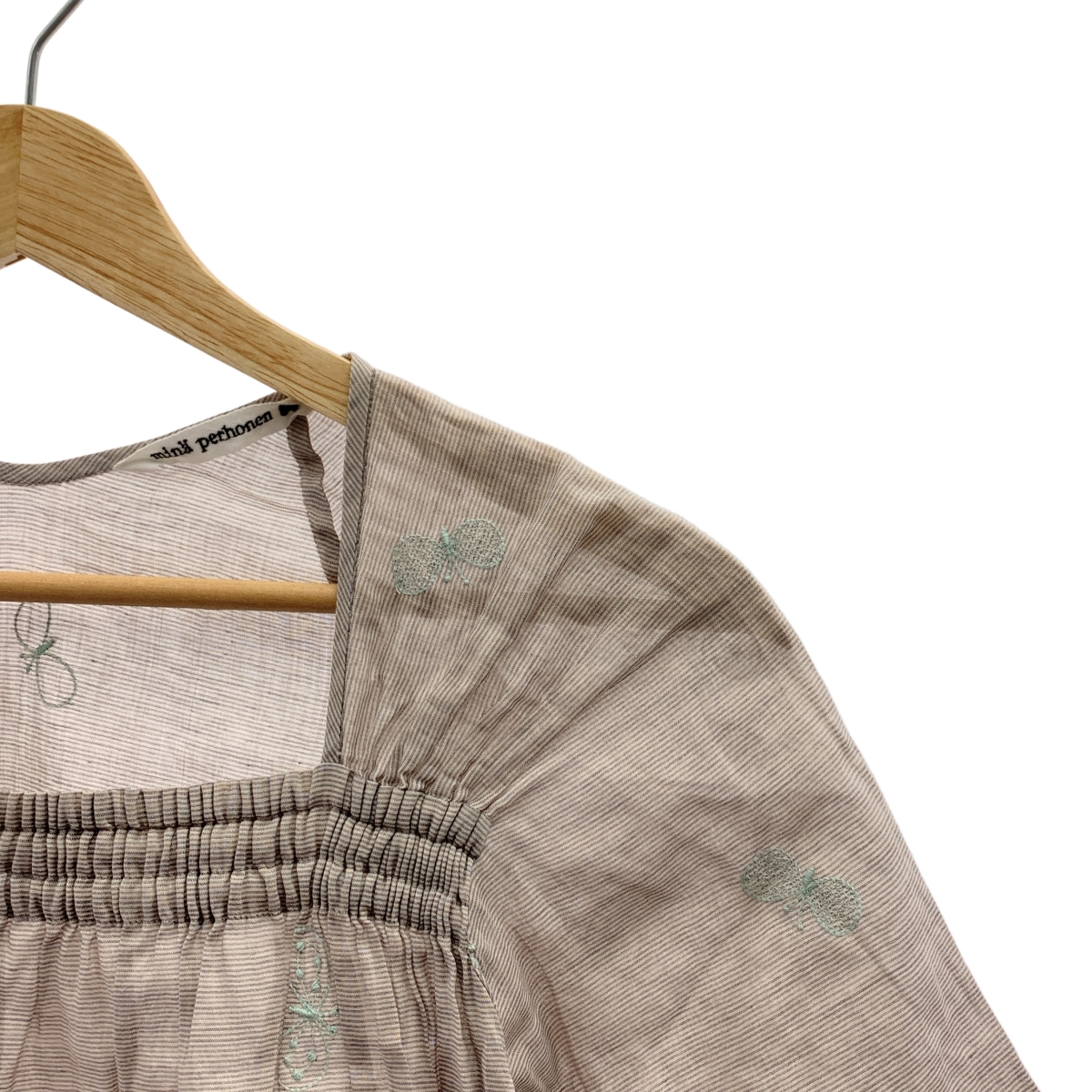 mina perhonen / ミナペルホネン choucho / ちょうちょ エンブロイダリー ギャザー スクエアネック シャツ ブラウス