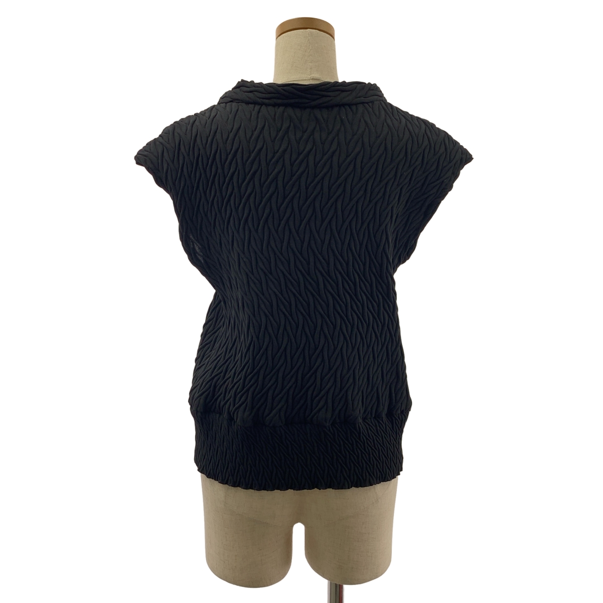 ISSEY MIYAKE / イッセイミヤケ BILLOW STRETCH スリーブレス トップス