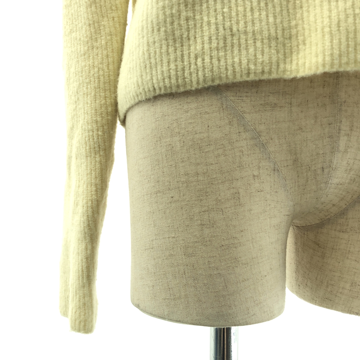 SEVEN TEN by MIHO KAWAHITO / セブンテンバイミホカワヒト ブークレパワーショルダーニット