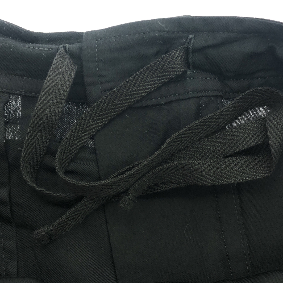 Y's / ワイズヨウジヤマモト 4OZ CU/DUNGAREE TWILL WRAPT PLEATED PANTS / アシンメトリー ドローストリング ワイドパンツ