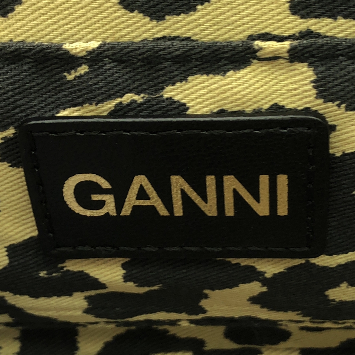 Ganni / ガニー BUTTERFLY CROSSBODY / バタフライ クロスボディ 2way ショルダー付き レザー ハンドバッグ