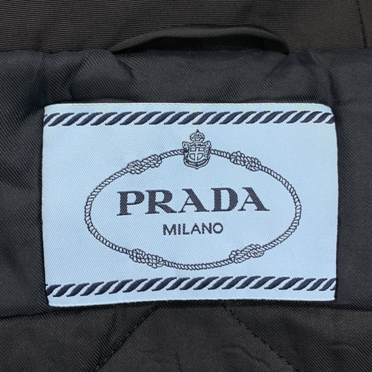 PRADA / プラダ ナイロン ベルテッド オーバーコート フーディ / キルティング総裏地