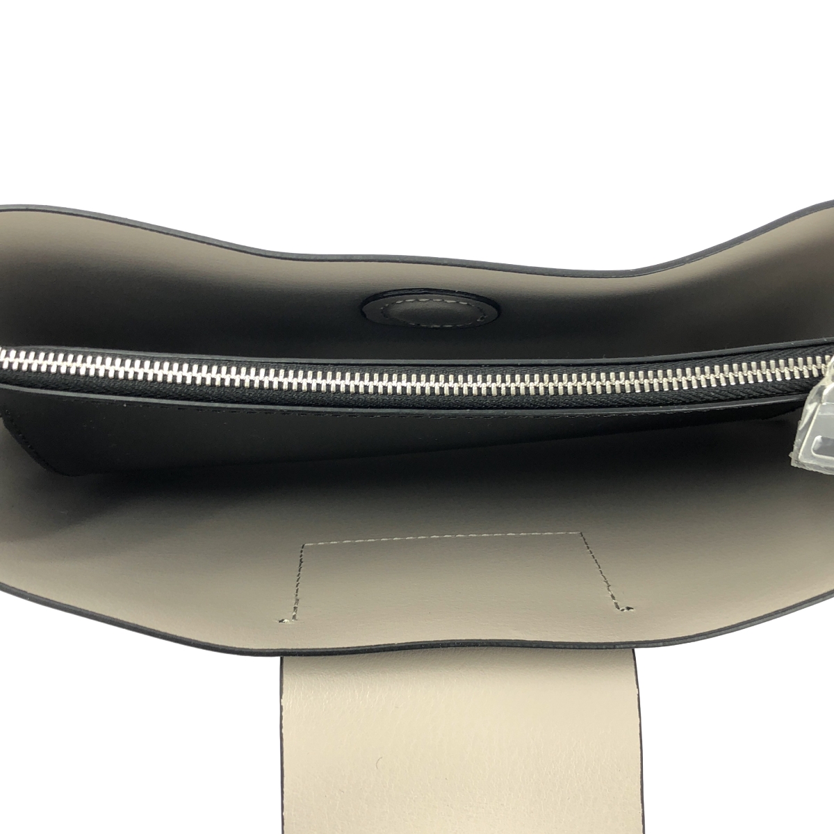 YAHKI / ヤーキ レザー ショルダーバッグ