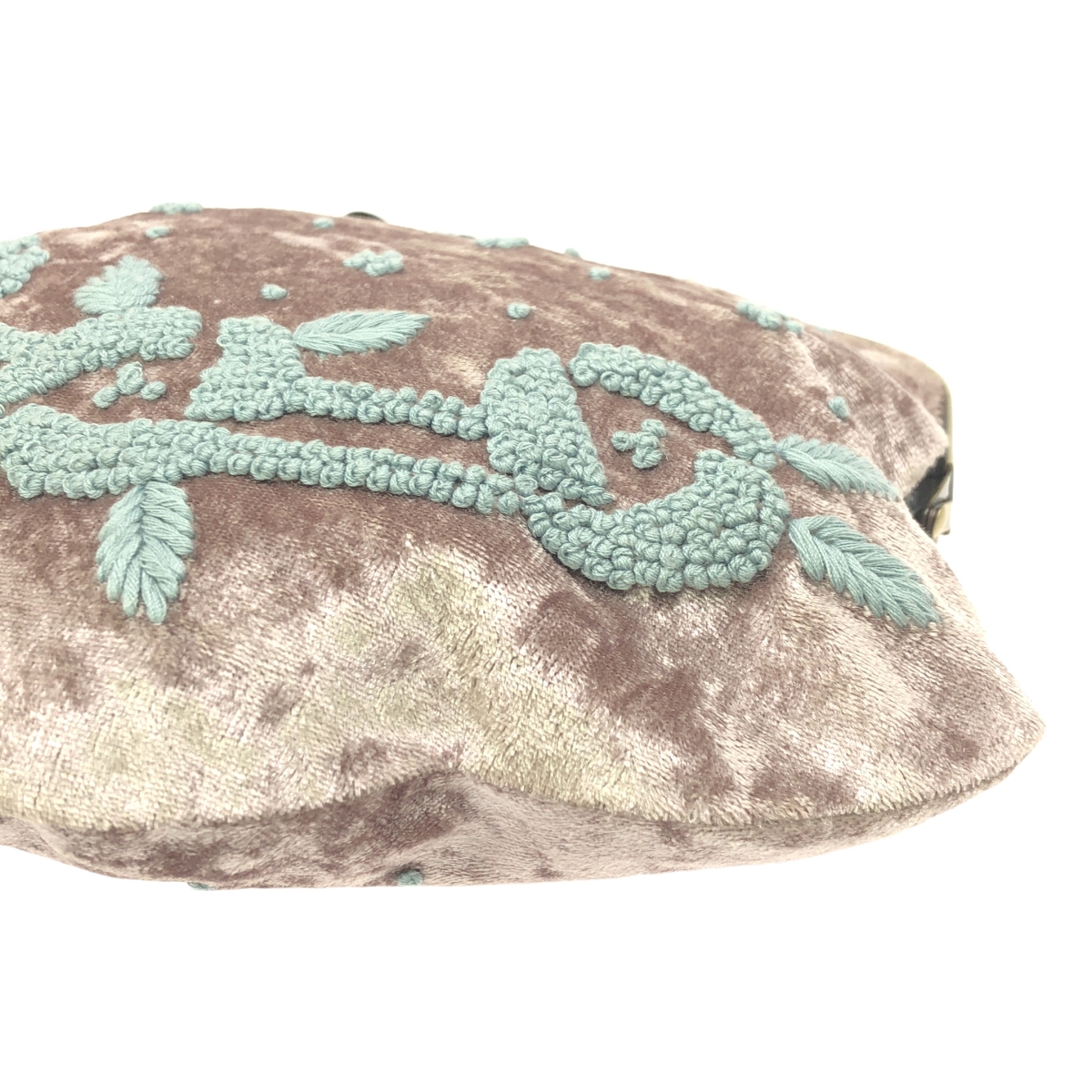 nesessaire / ネセセア ベロア 刺しゅう がま口 バッグ