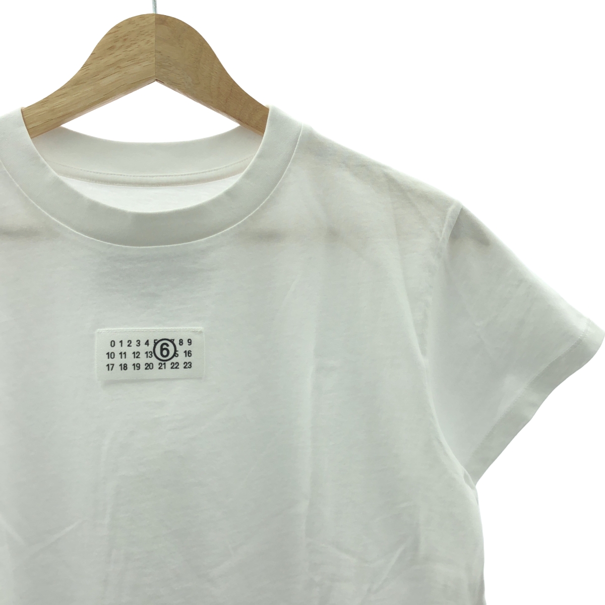 MM6 Maison Margiela / エムエムシックスメゾンマルジェラ カレンダータグ クロップド コットン Tシャツ