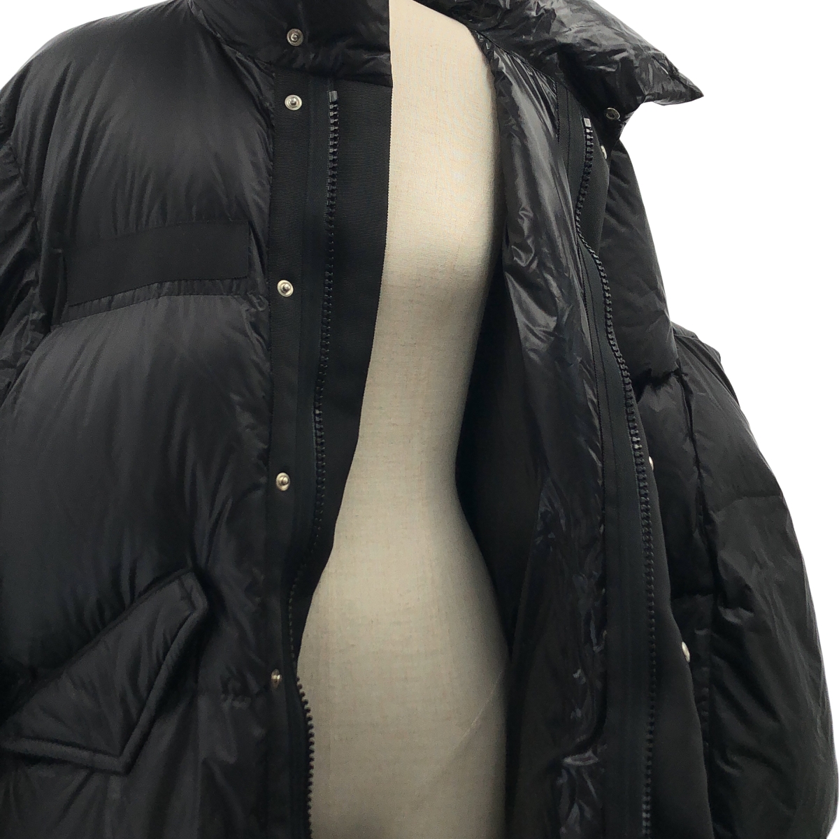 sacai / サカイ フレアスリーブ パファー ダウンコート
