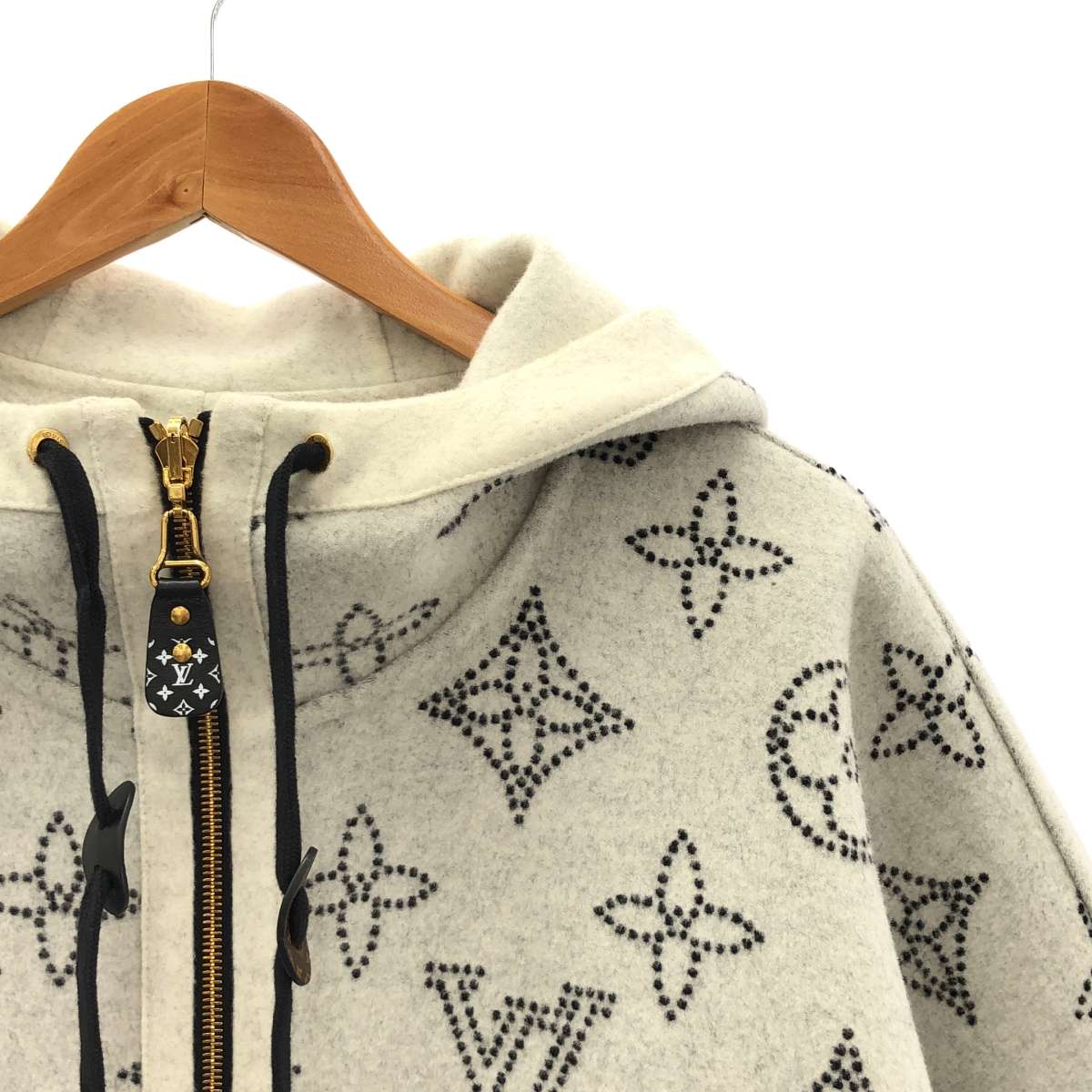 Louis Vuitton / ルイヴィトン リバーシブル マヒナ モノグラム ケープ フーデッドポンチョ コート