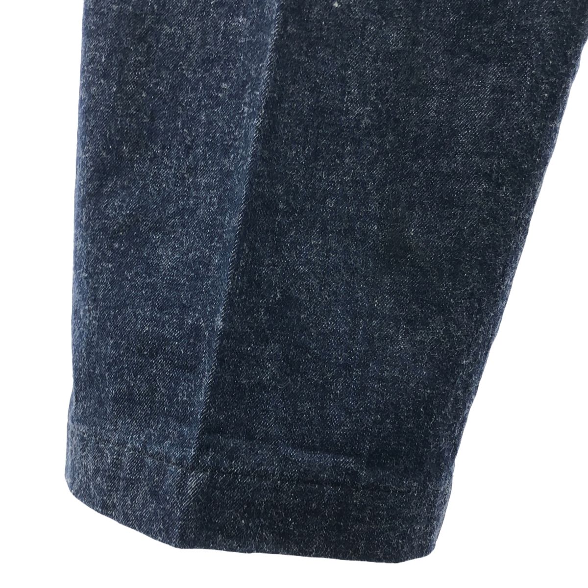 COMOLI / コモリ タック テーパード デニムパンツ