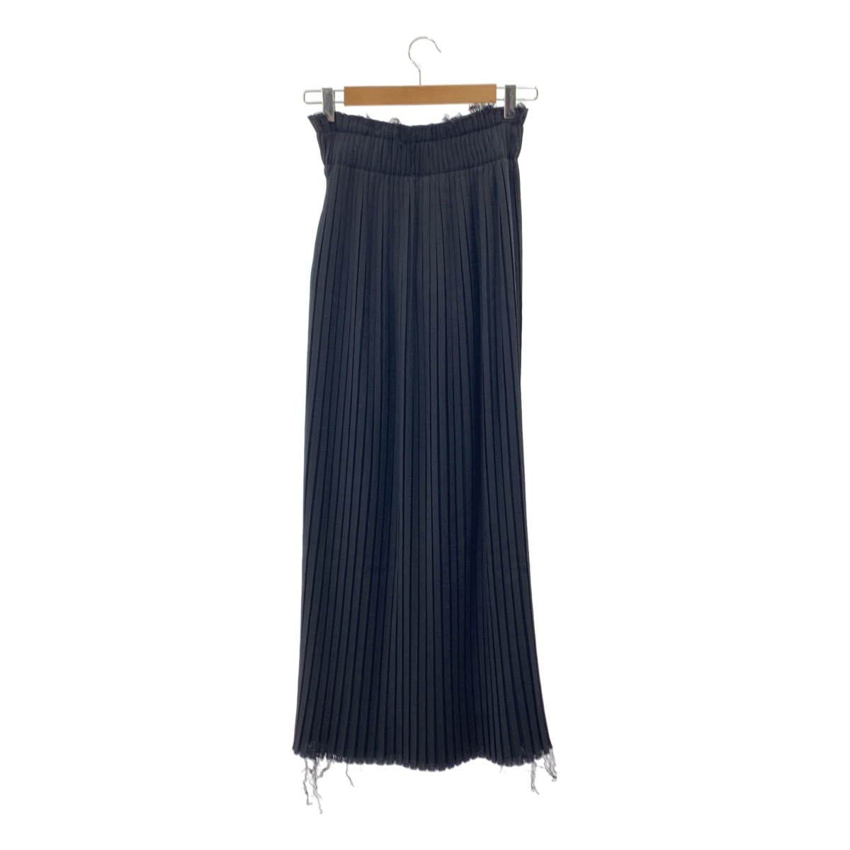 Uhr / ウーア プリーツ ロングスカート