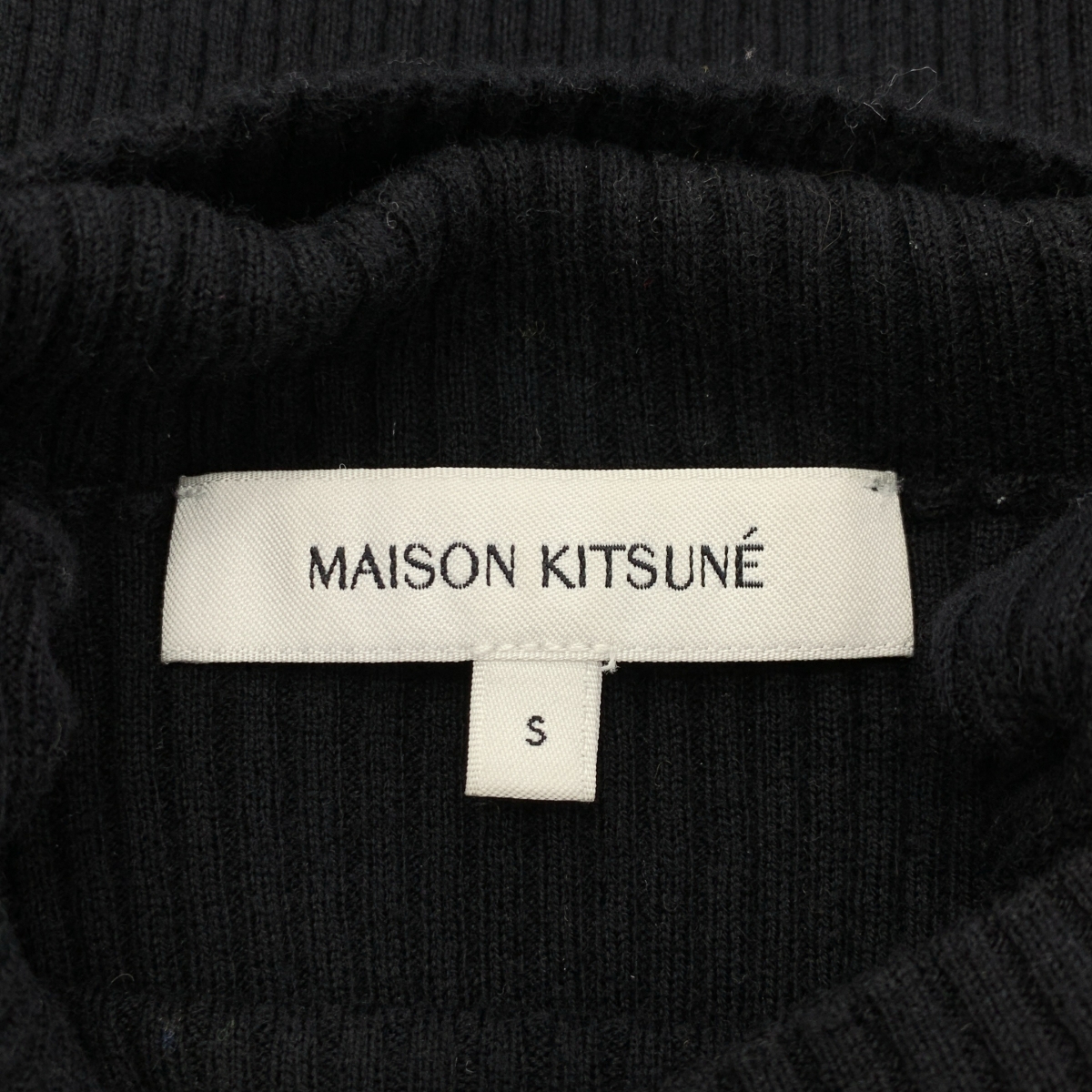 MAISON KITSUNE / メゾンキツネ ワッペン リブ ハイネック ニット セーター