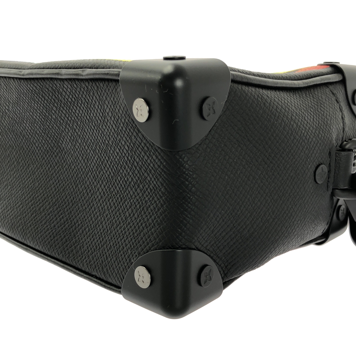 Louis Vuitton / ルイヴィトン M30351 / タイガ ソフトトランク レザー チェーン ショルダーバッグ