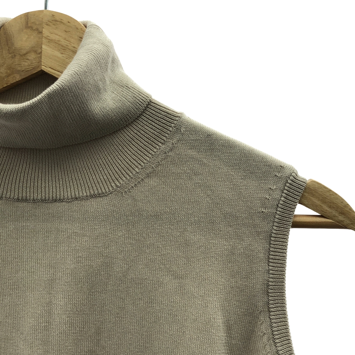 SLOANE / スローン コットン タートルネック ノースリーブ ニット